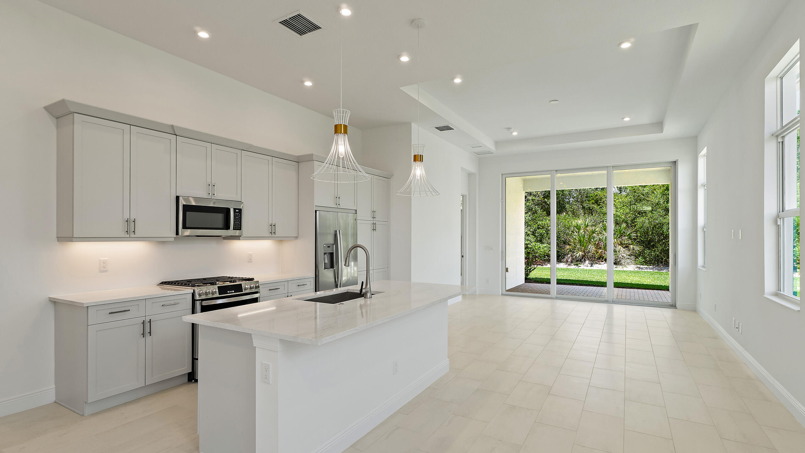 204 Se Via Sangro Property Photo 4