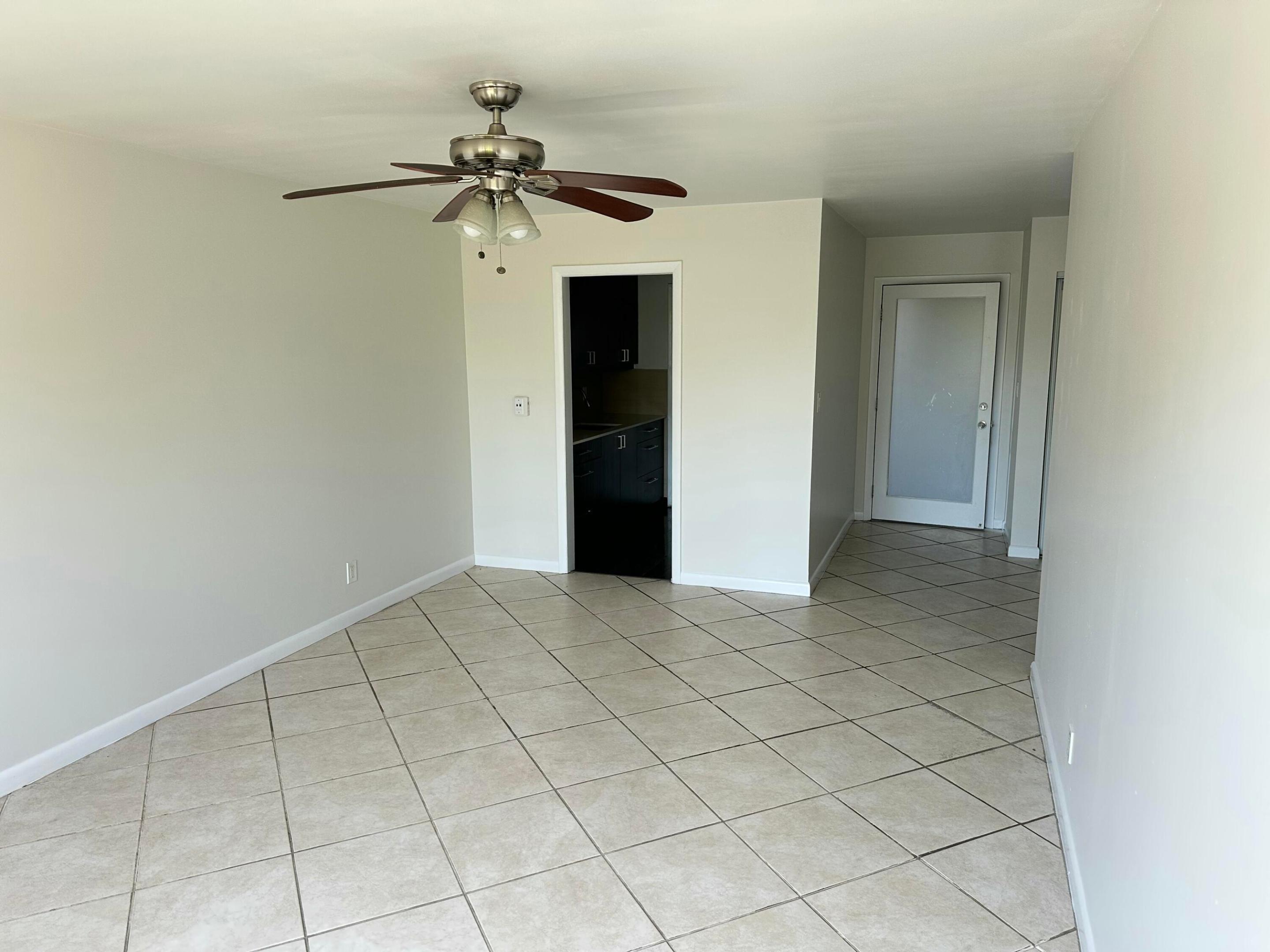 1480 E Sample Road 207 Property Photo 5