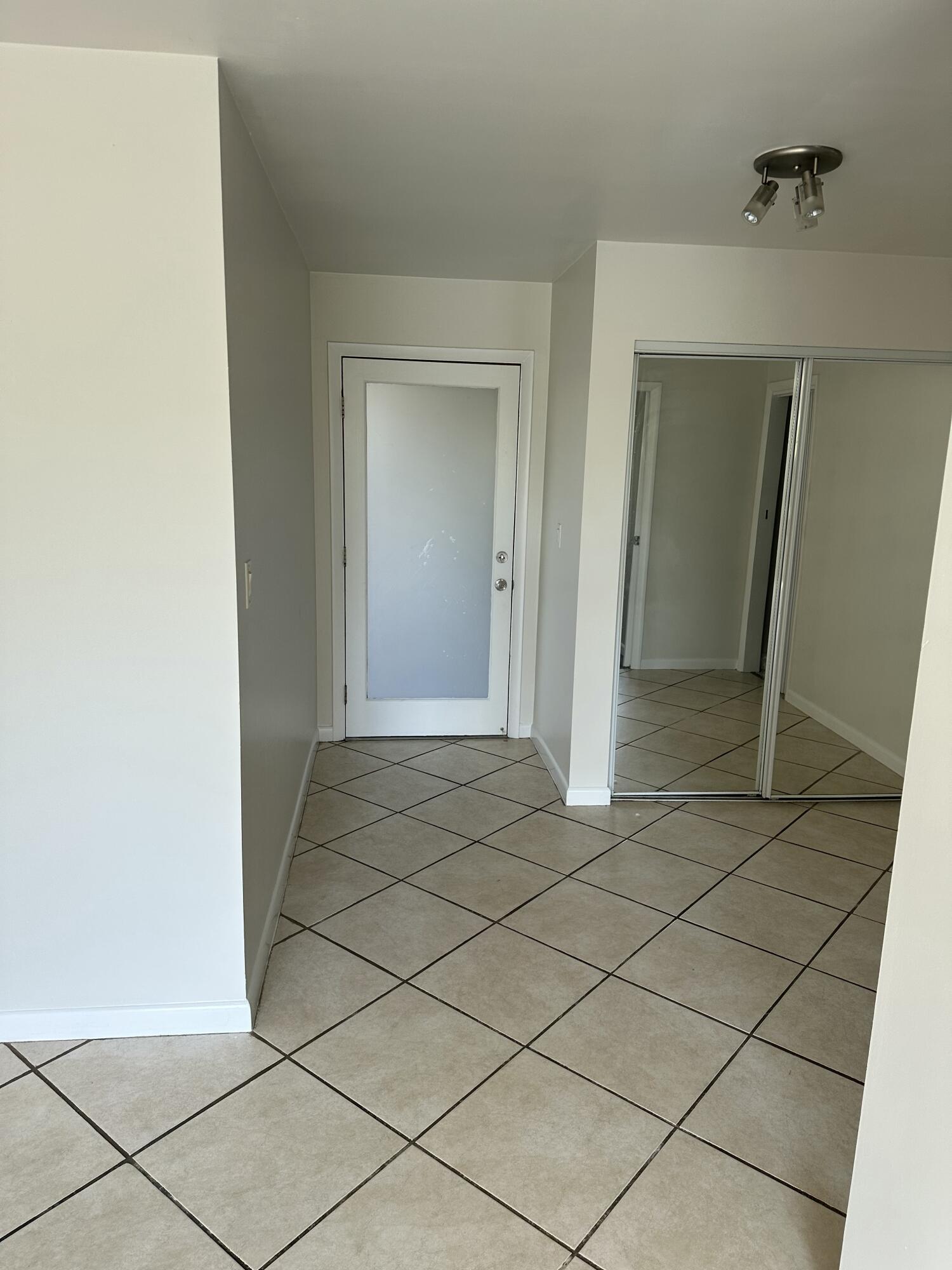 1480 E Sample Road 207 Property Photo 11