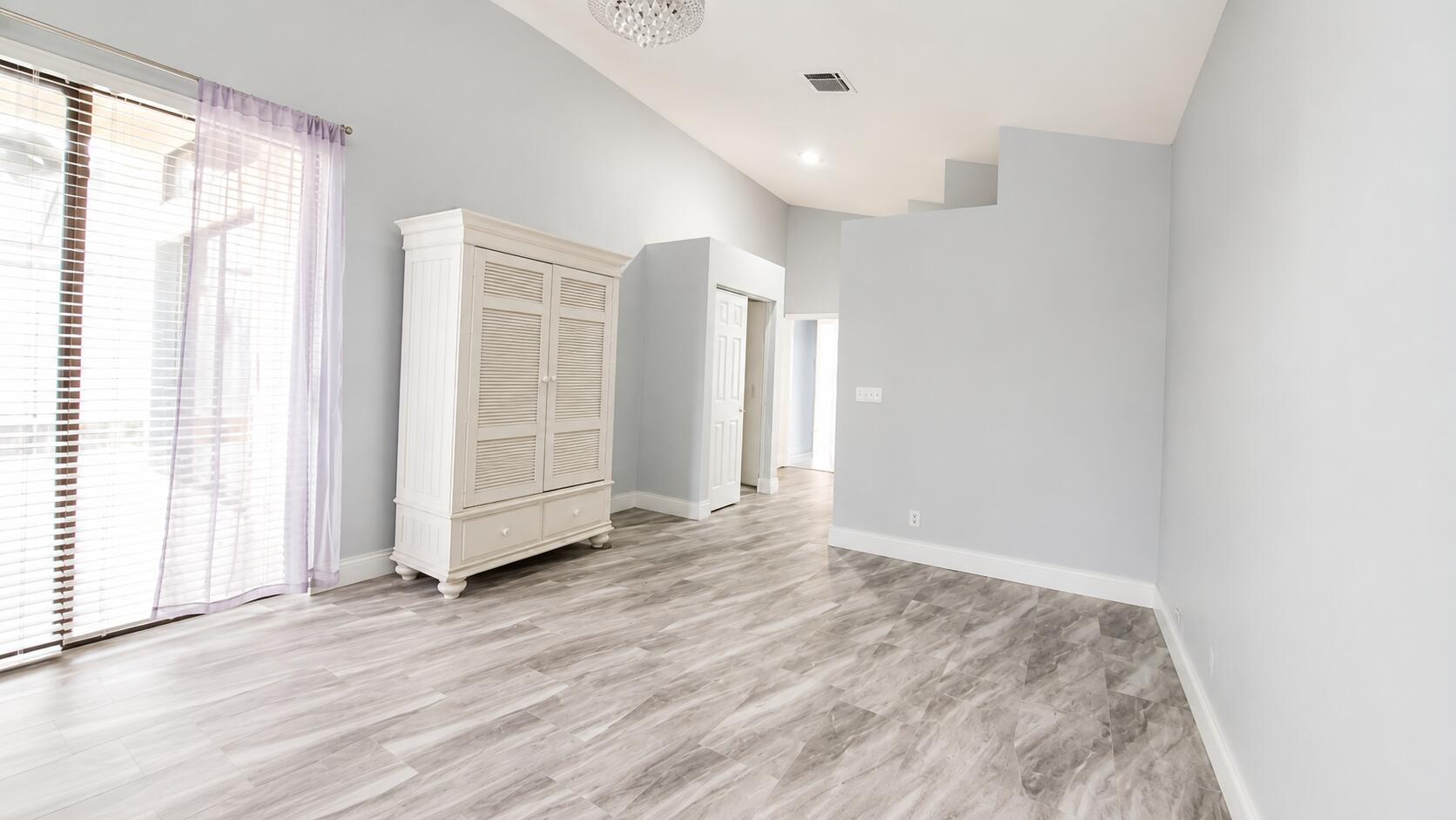 10139 Lexington Circle N Property Photo 11