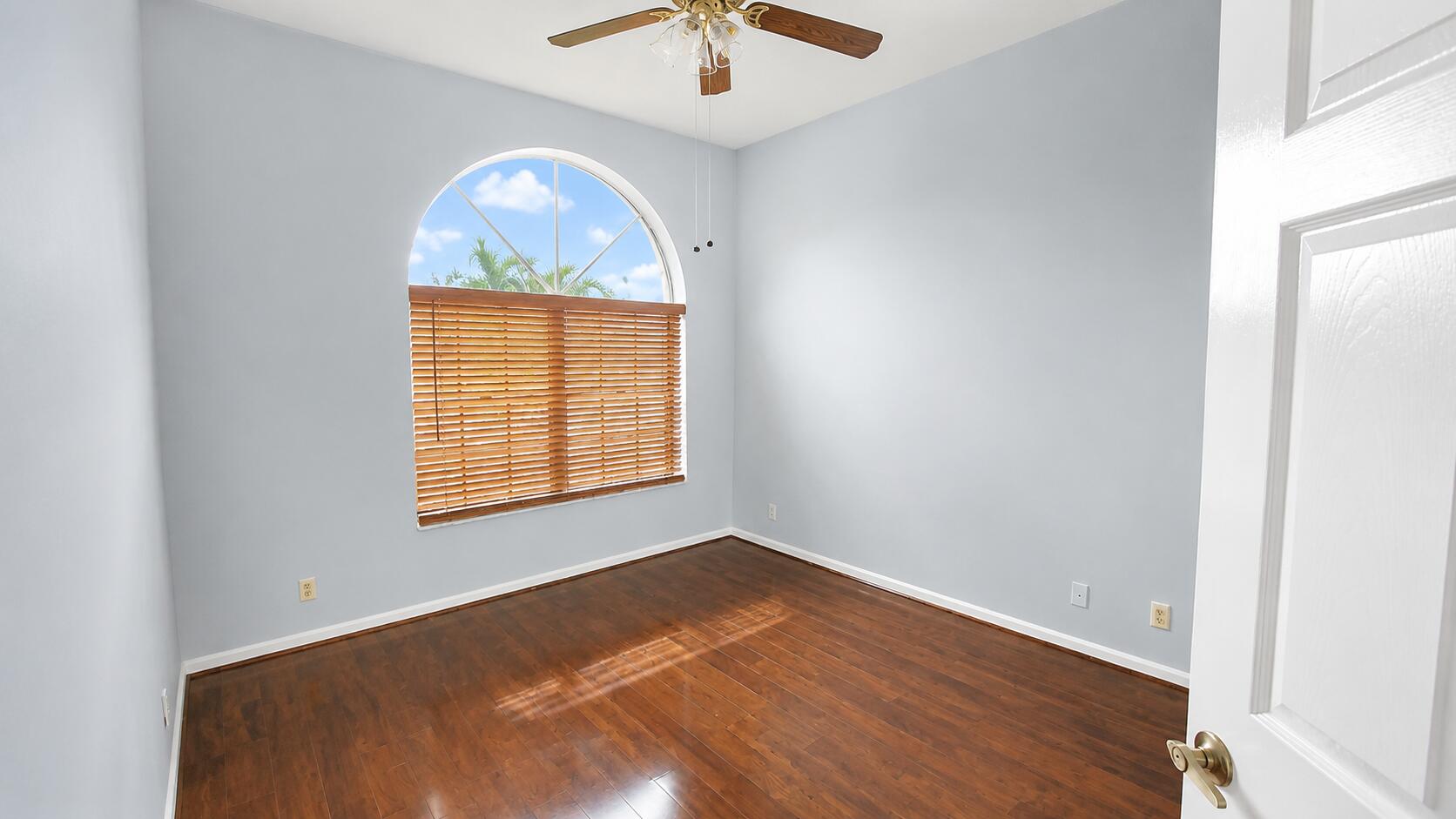 10139 Lexington Circle N Property Photo 18
