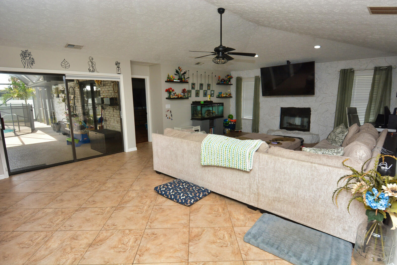 2082 Se Camilo Street Property Photo 7