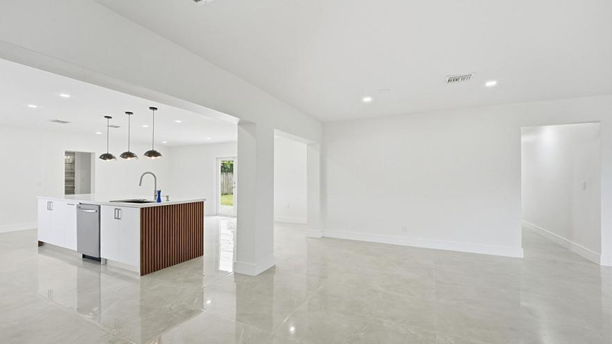 21020 Highland Lakes Boulevard Property Photo 4