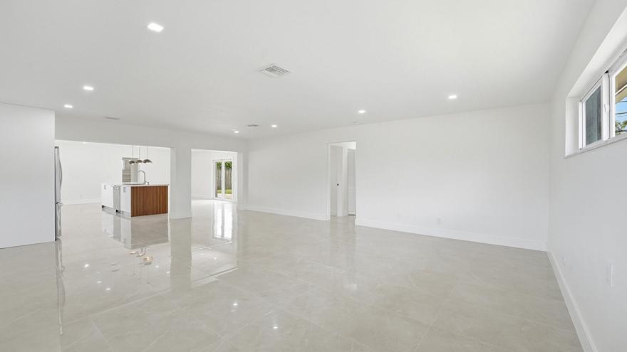 21020 Highland Lakes Boulevard Property Photo 6