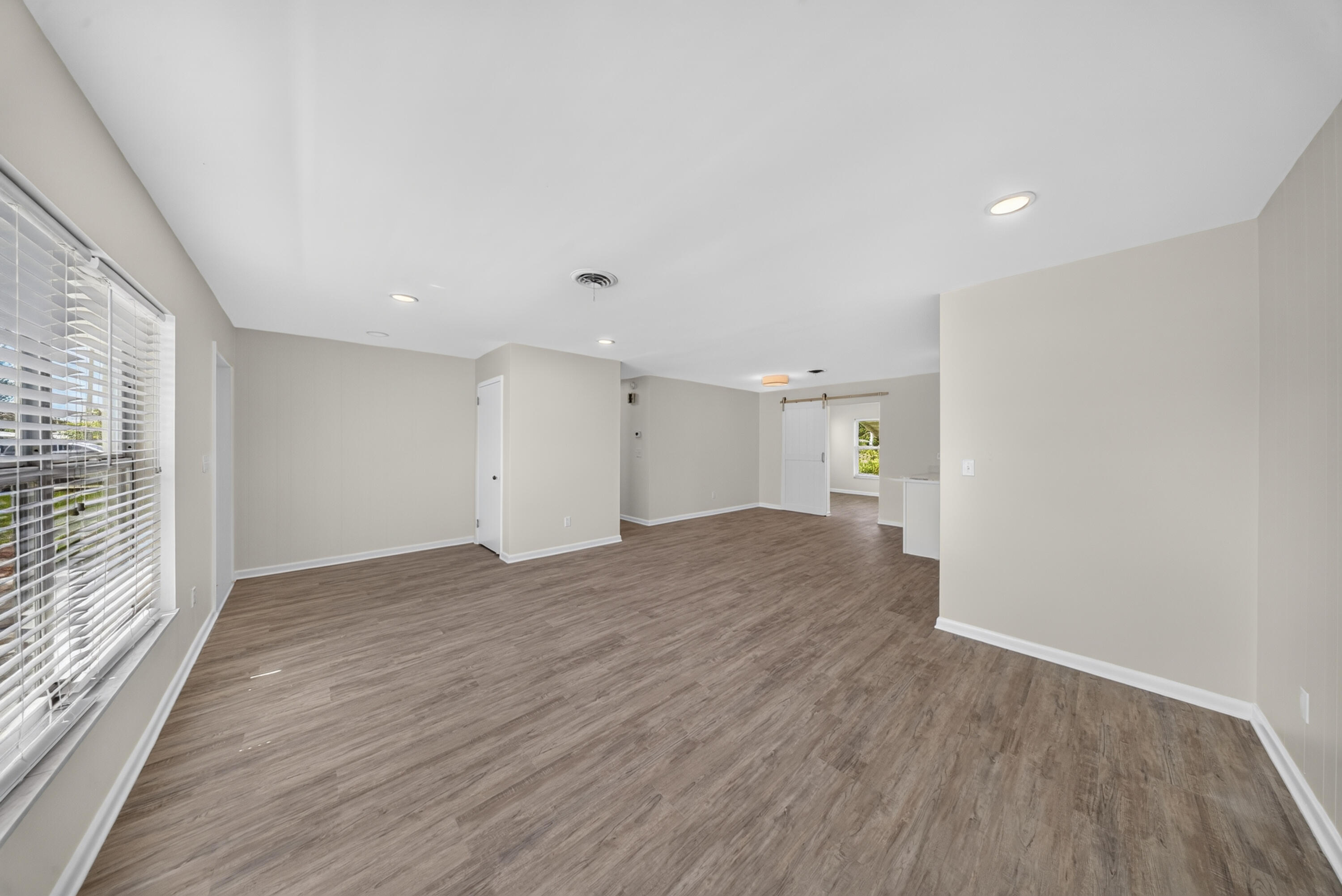 216 W Arbor Avenue Property Photo 6