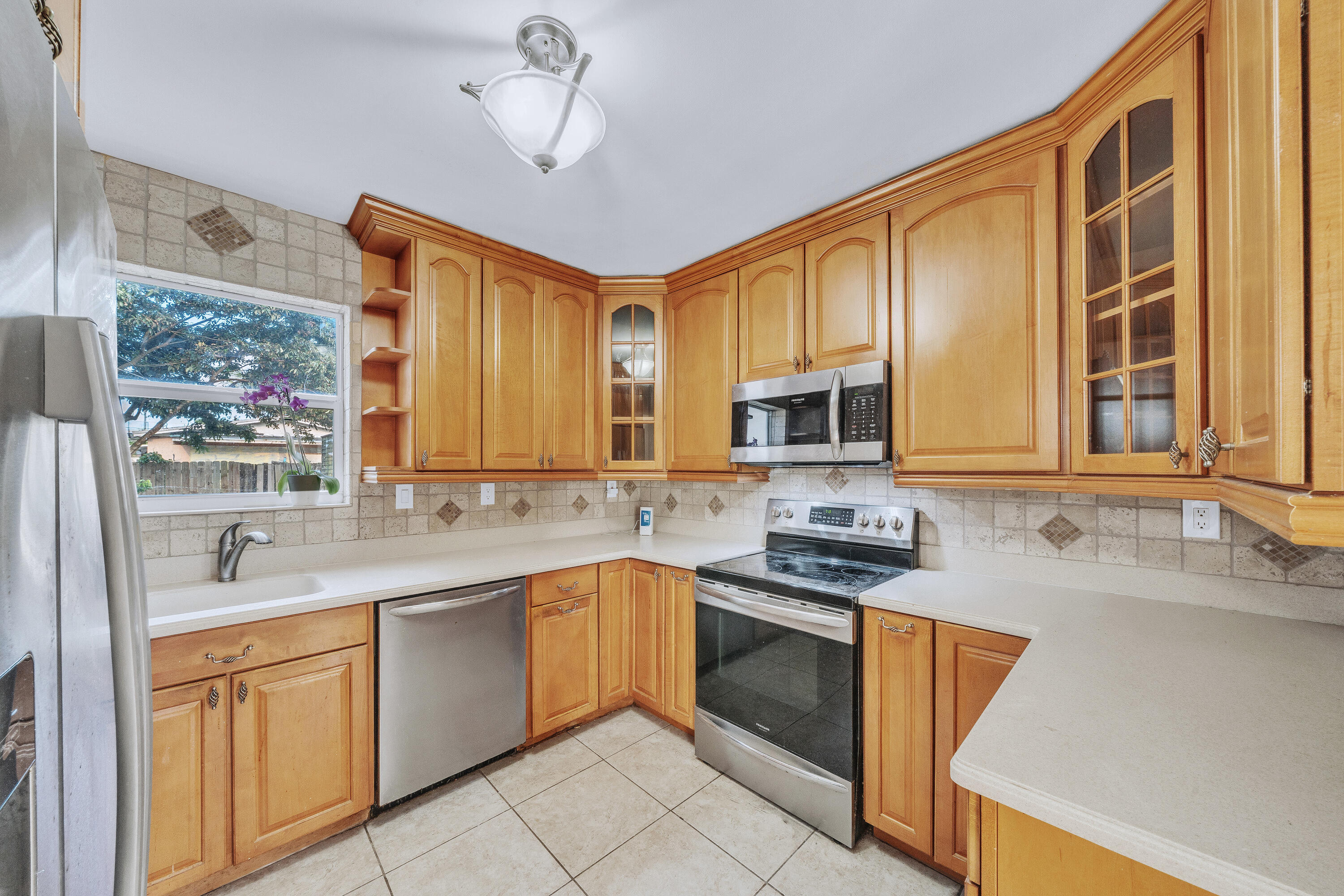 301 N 65th Way Property Photo 1