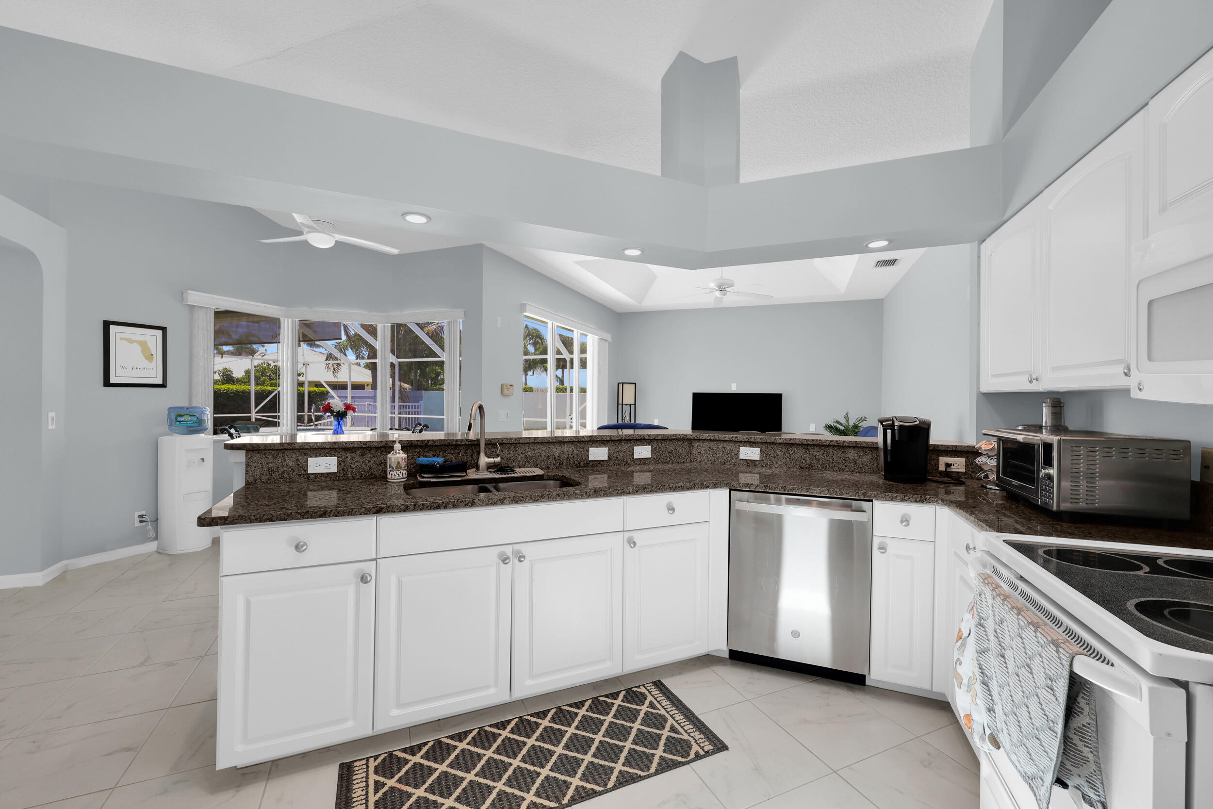 521 Cypress Circle Property Photo 8