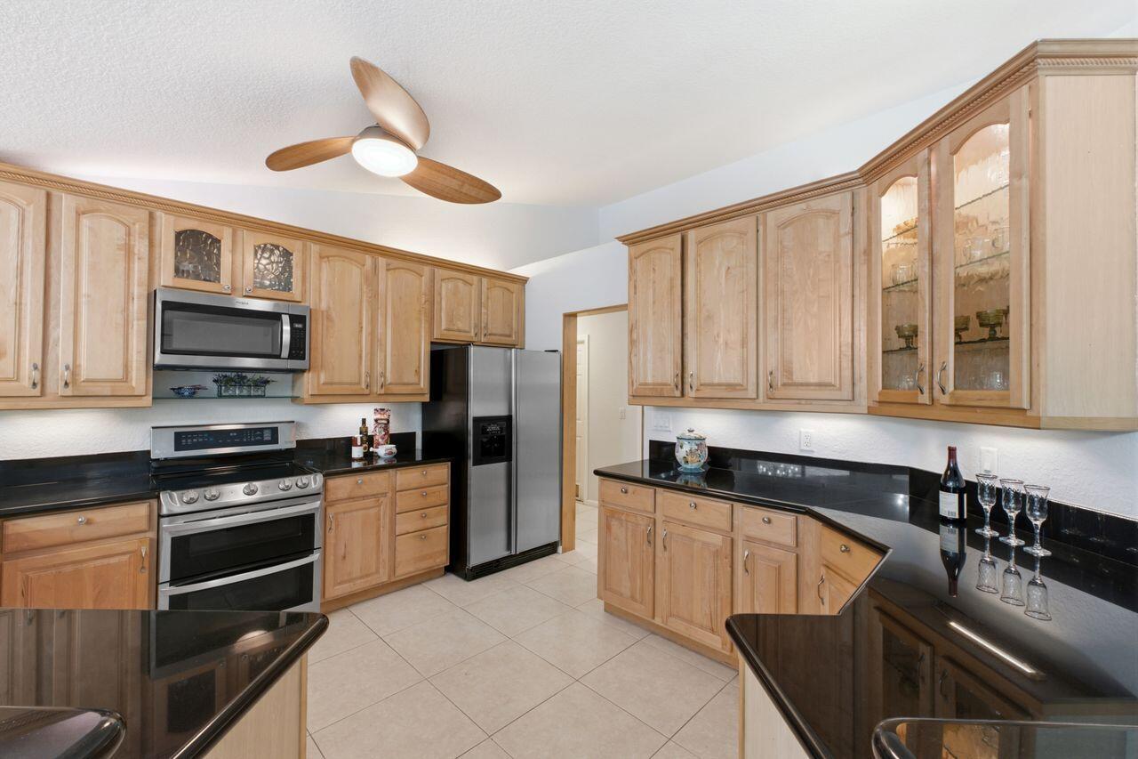 2719 Oak Tree Lane Property Photo 7