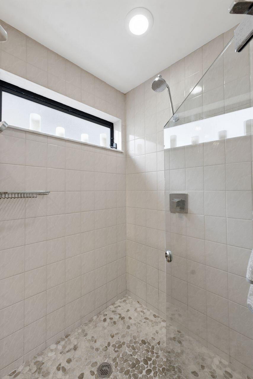 2719 Oak Tree Lane Property Photo 19
