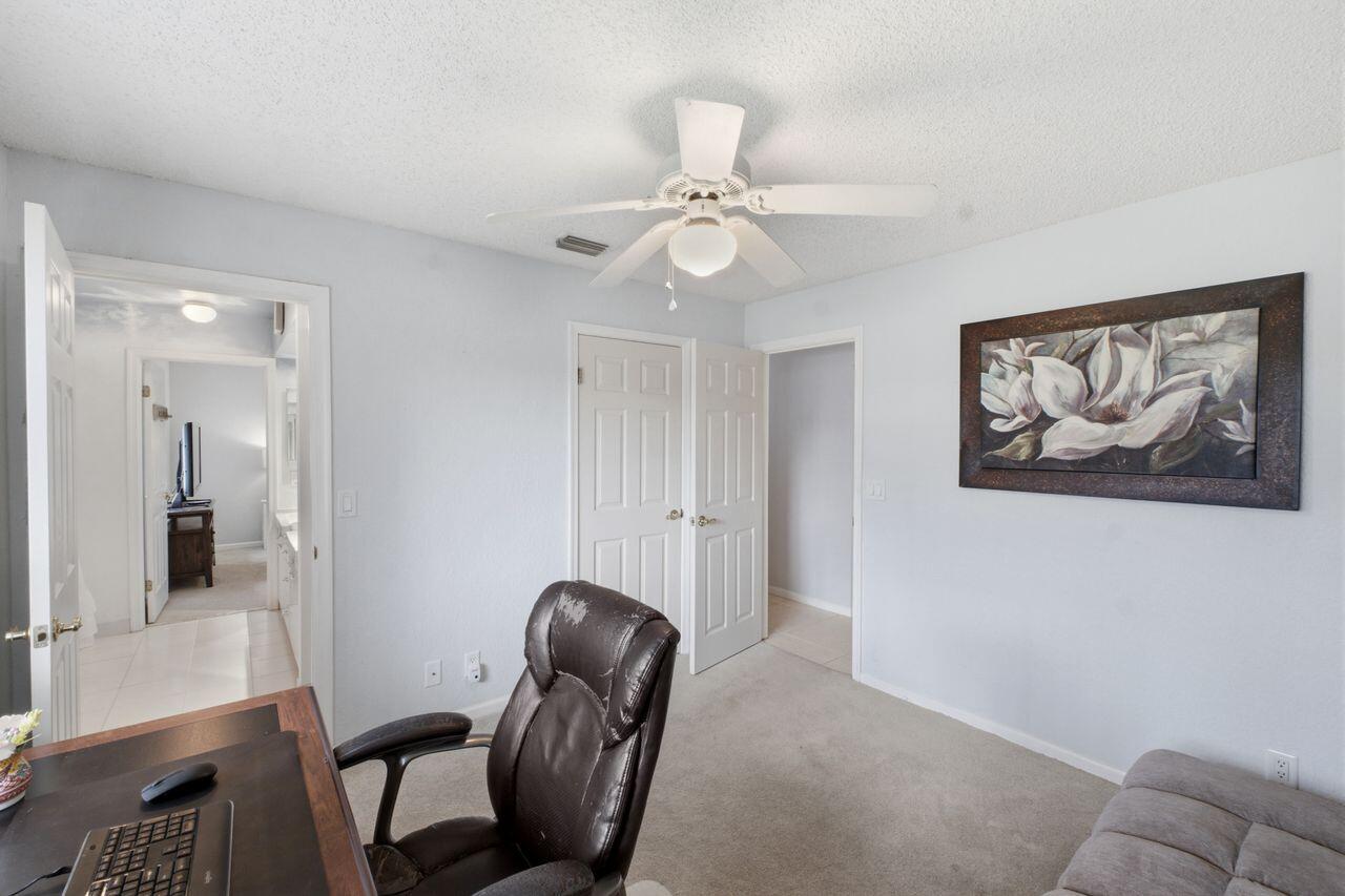2719 Oak Tree Lane Property Photo 26