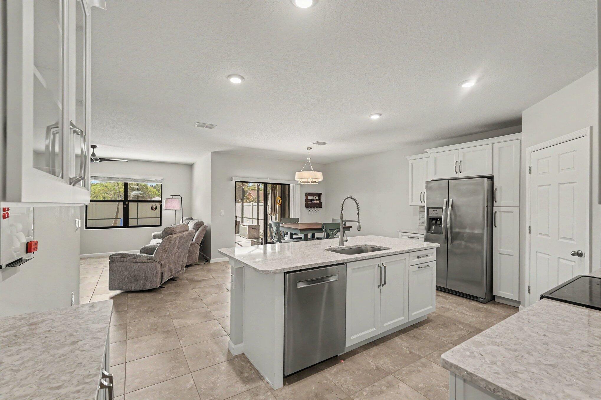 730 Old Country Road Se Property Photo 2