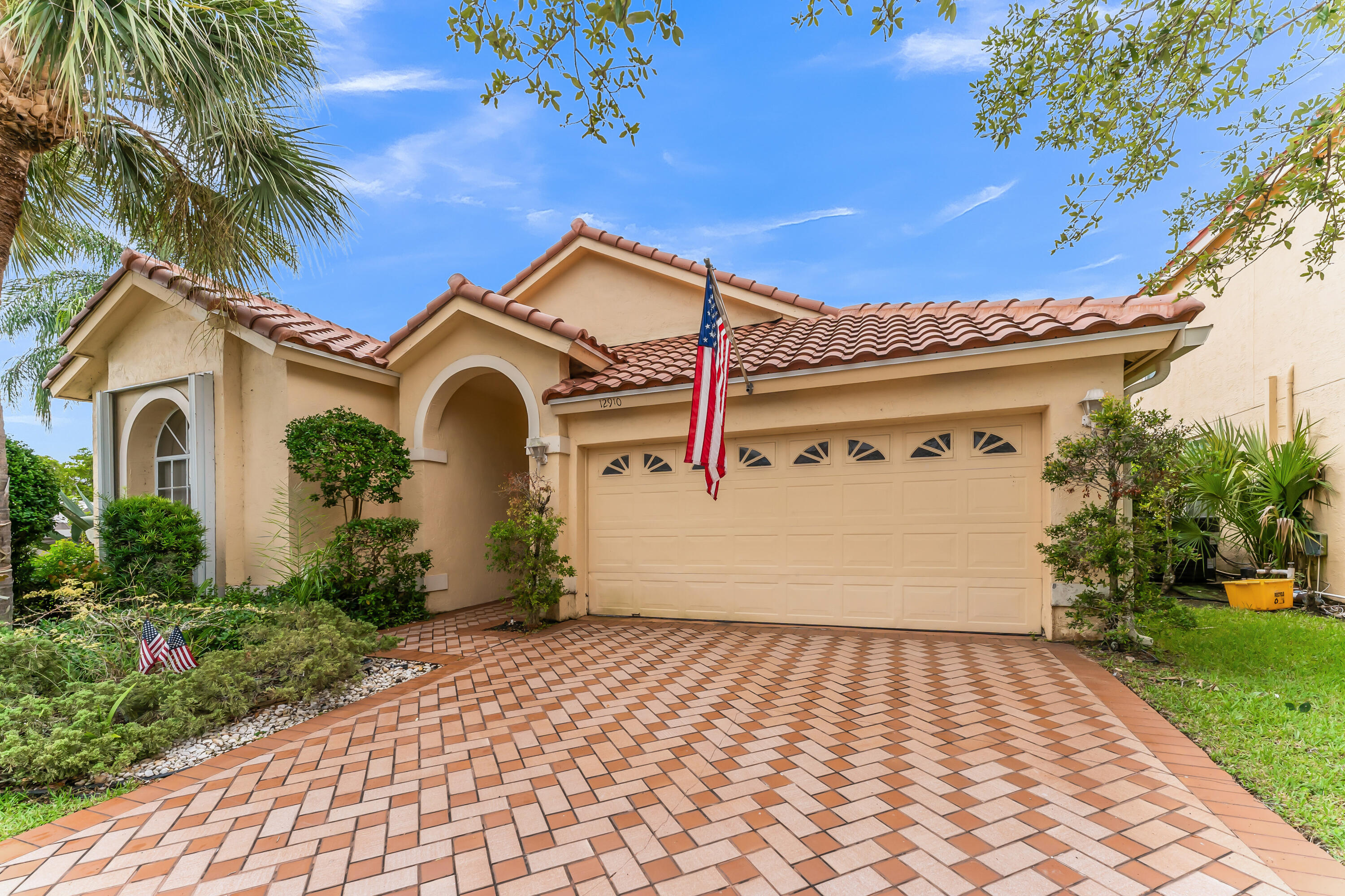 12910 Clifton Property Photo 1
