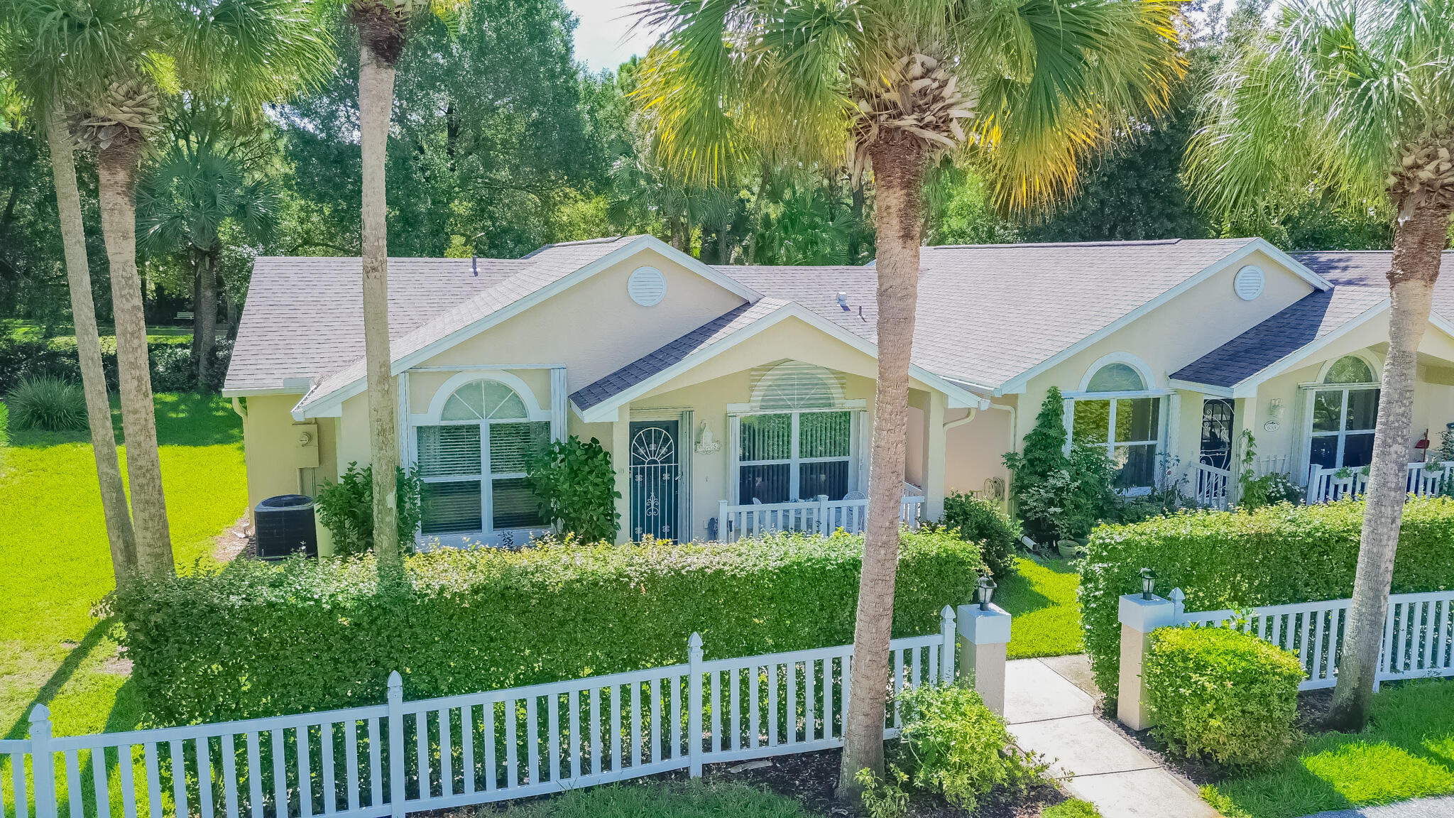 695 Nw San Remo Circle Property Photo 2