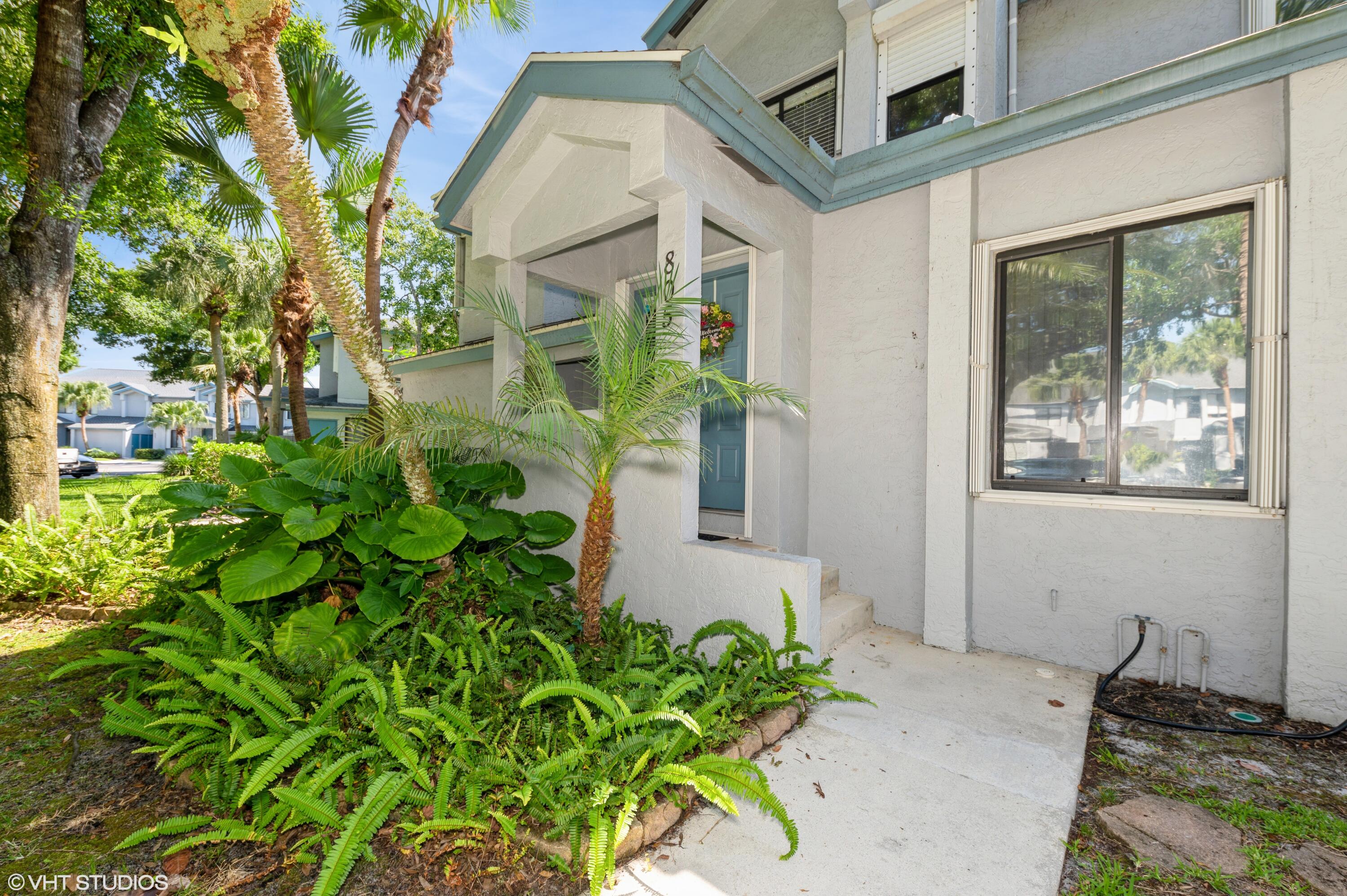 805 Harbour Pointe Way Property Photo 2