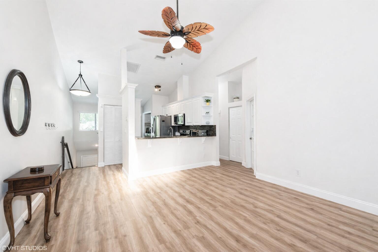 805 Harbour Pointe Way Property Photo 8