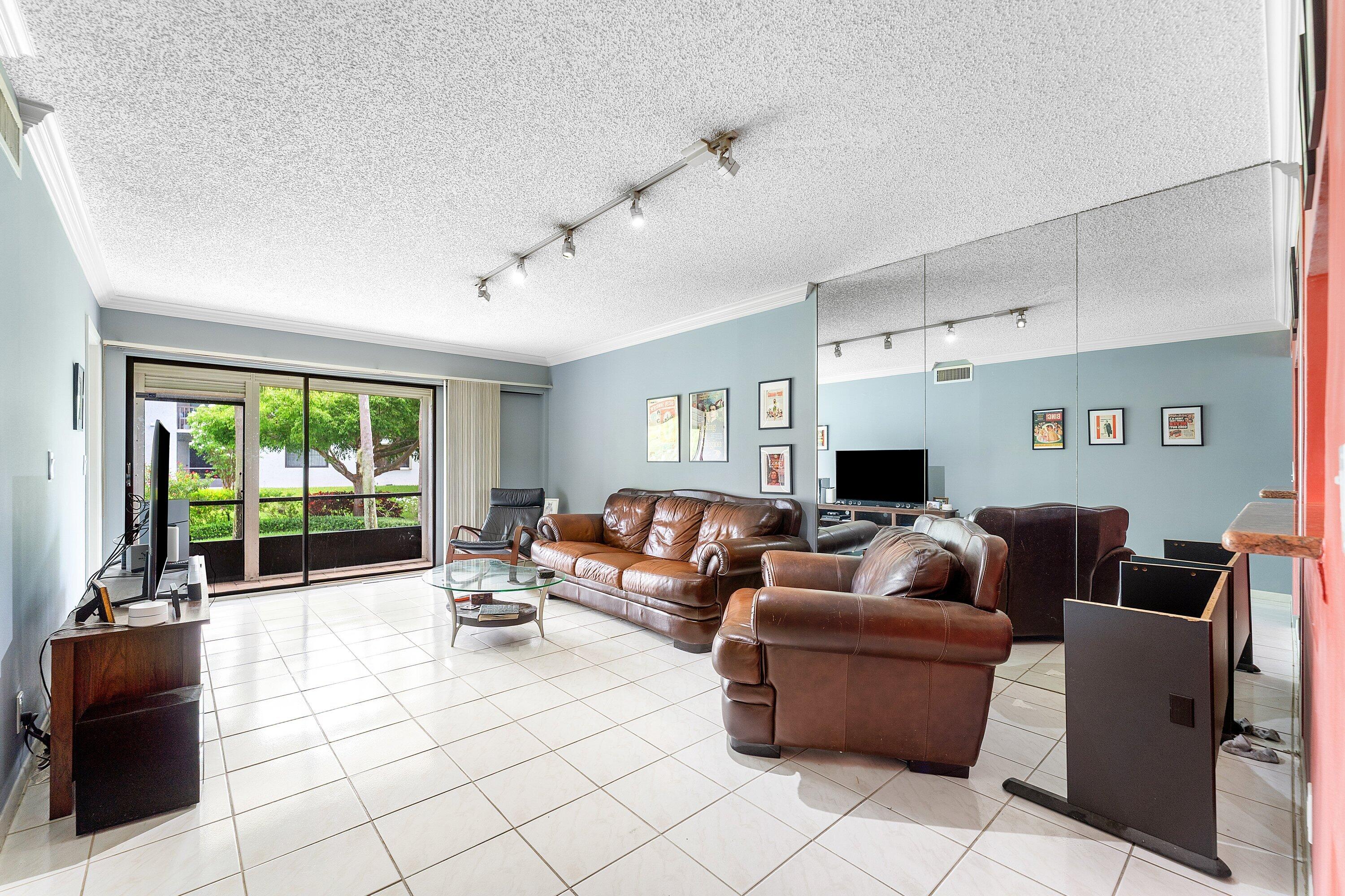 105 Tropic Isle Drive 22d Property Photo 12