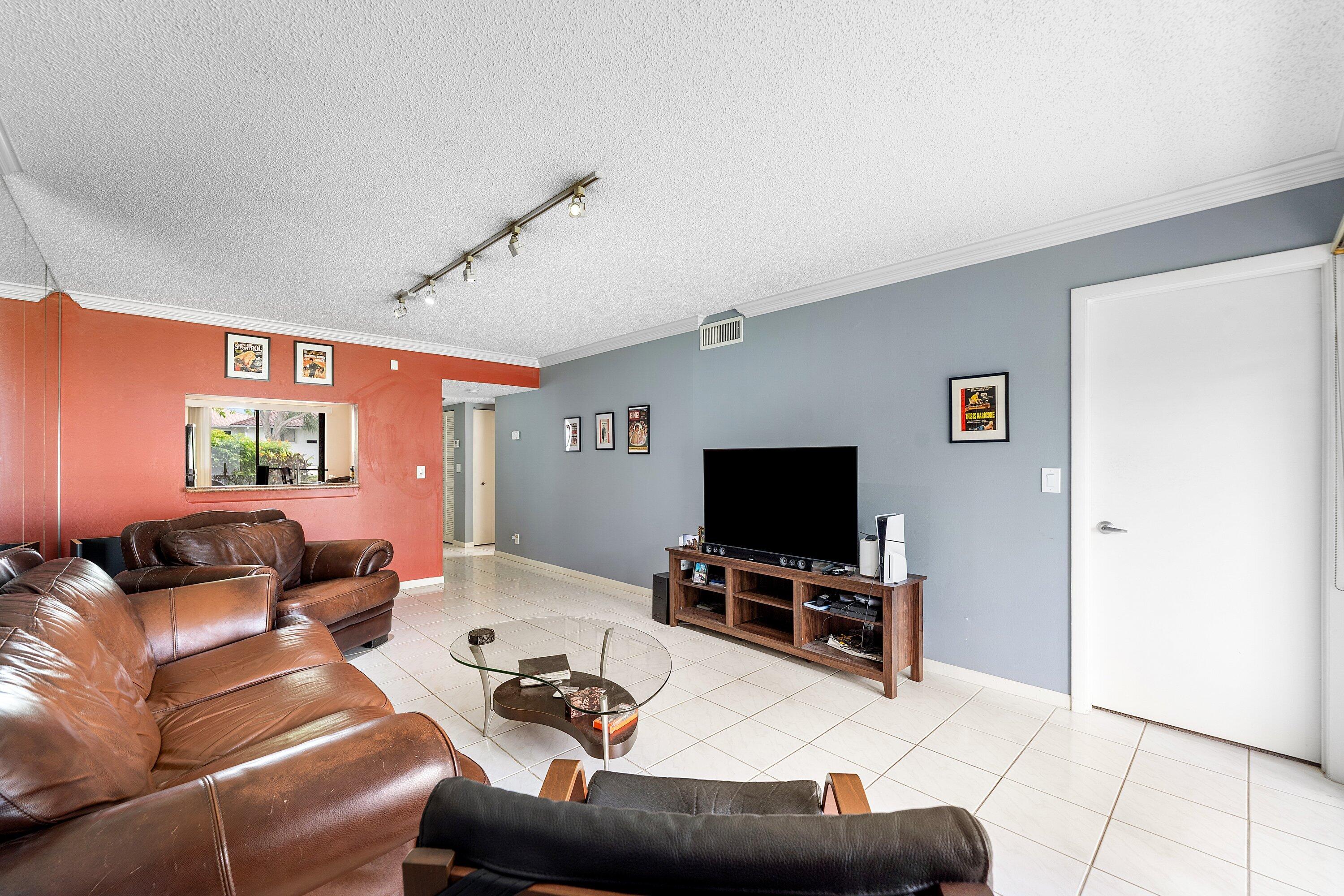 105 Tropic Isle Drive 22d Property Photo 14