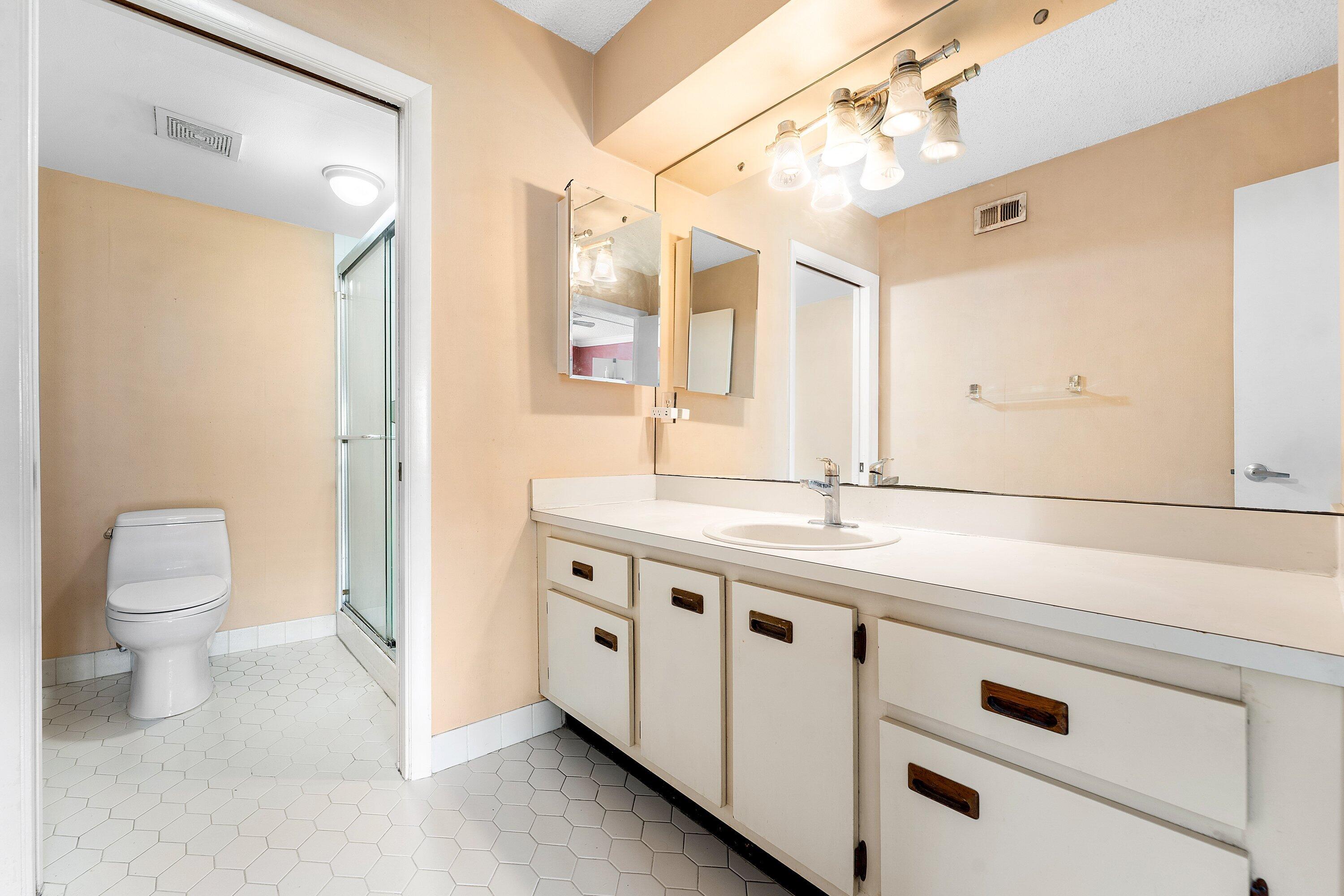 105 Tropic Isle Drive 22d Property Photo 18