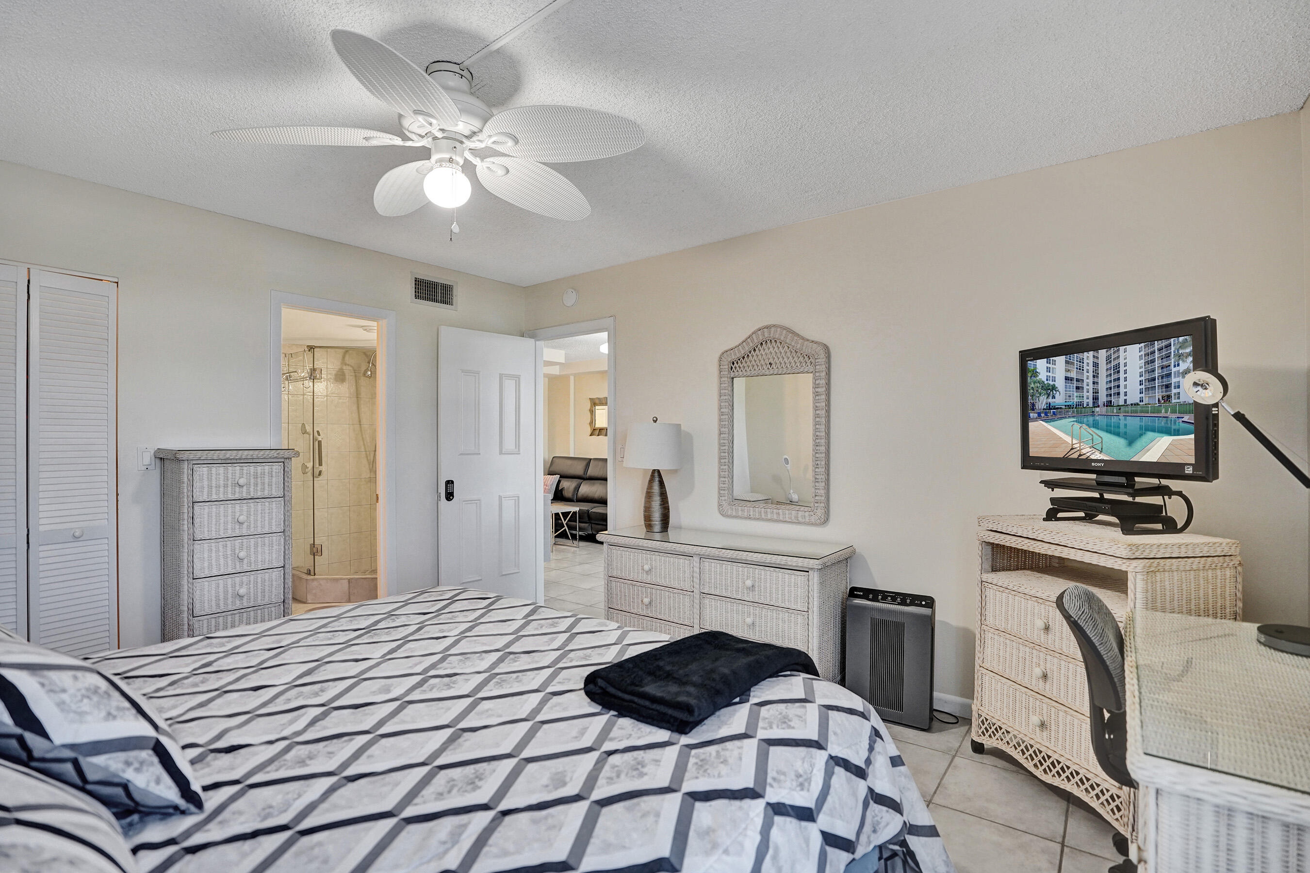 1391 S Ocean Boulevard Property Photo 12