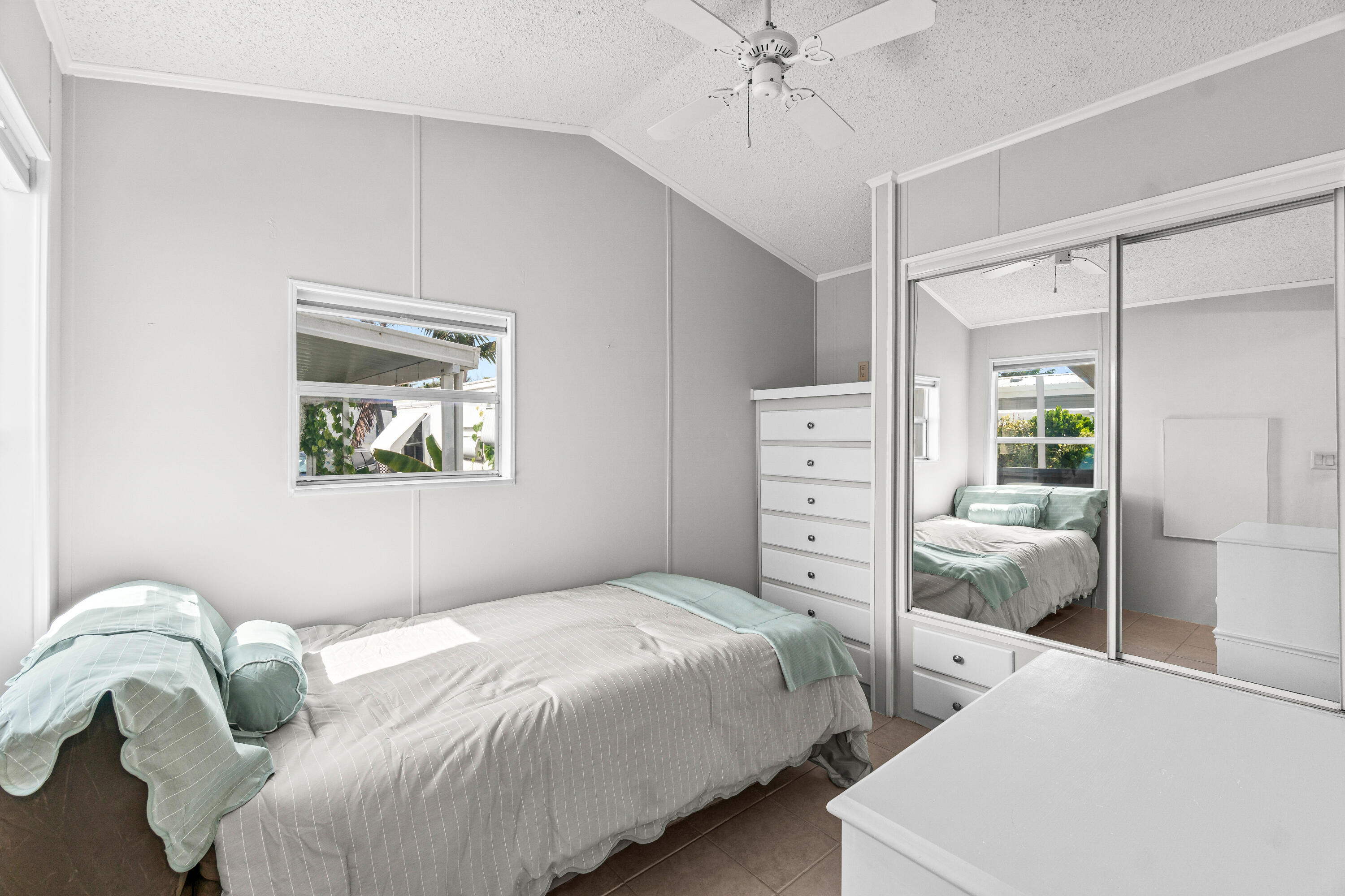 12 Hibiscus Drive H Property Photo 10