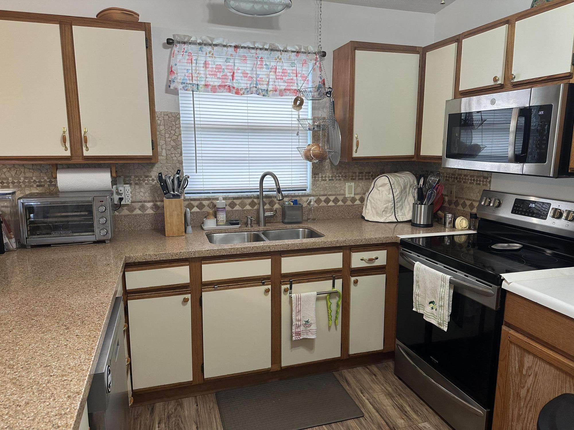 1110 3rd Street Property Photo 4