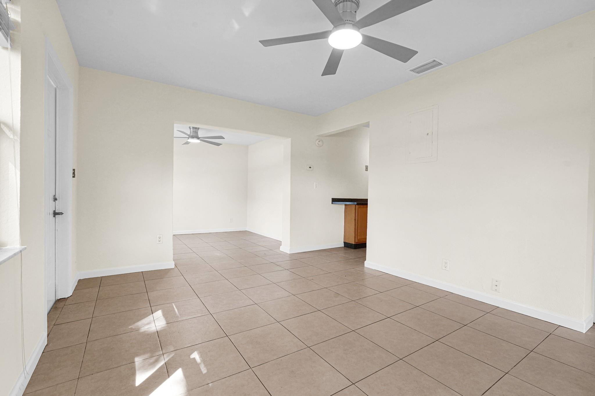 261 Ne 45th Street Property Photo 7