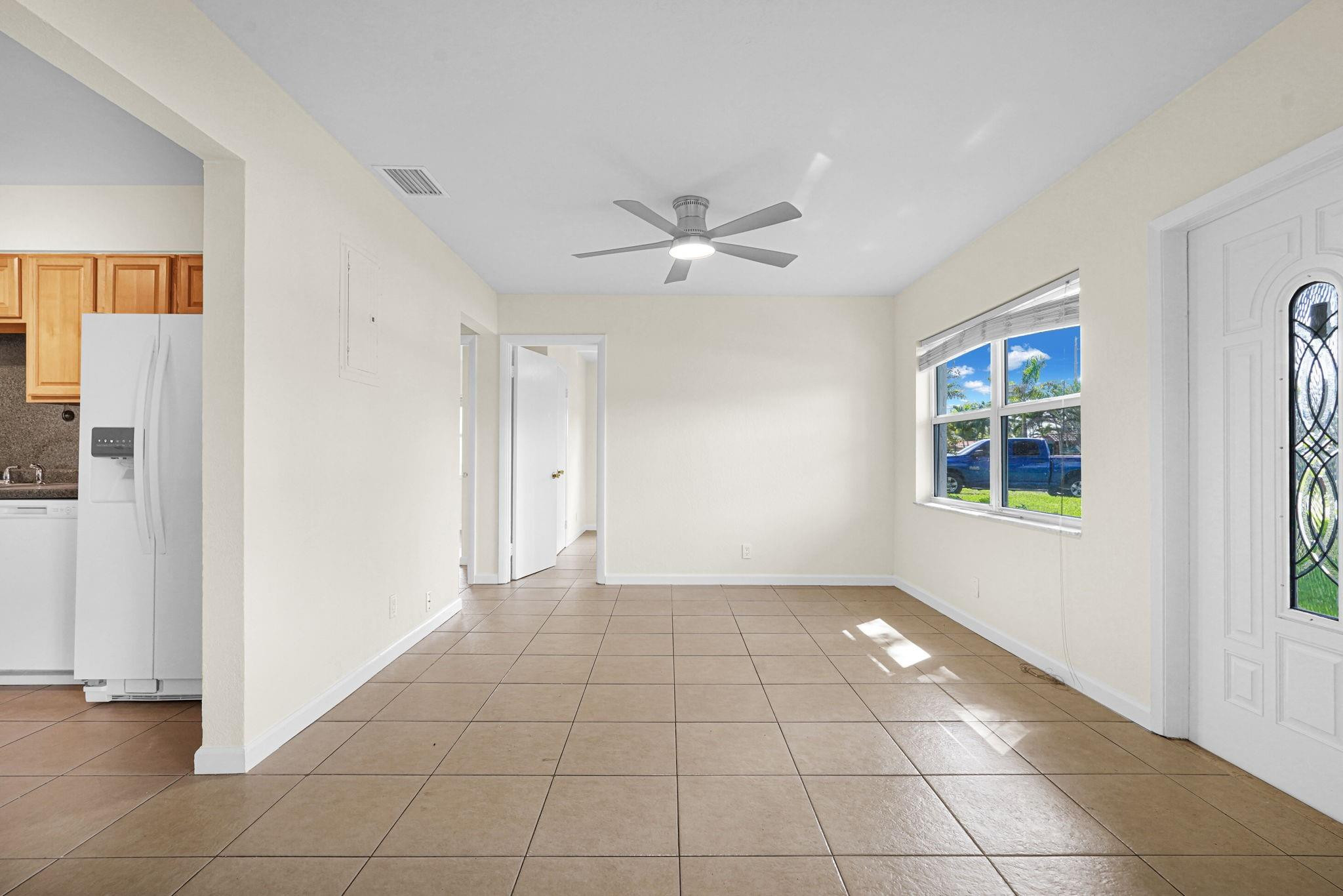 261 Ne 45th Street Property Photo 8