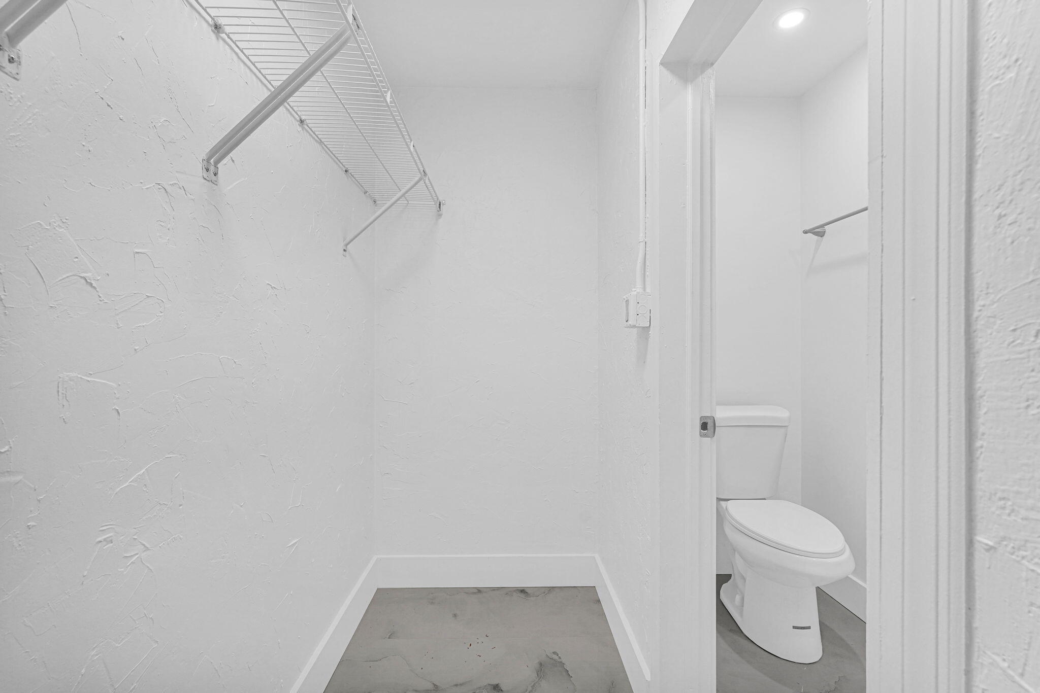 261 Ne 45th Street Property Photo 14