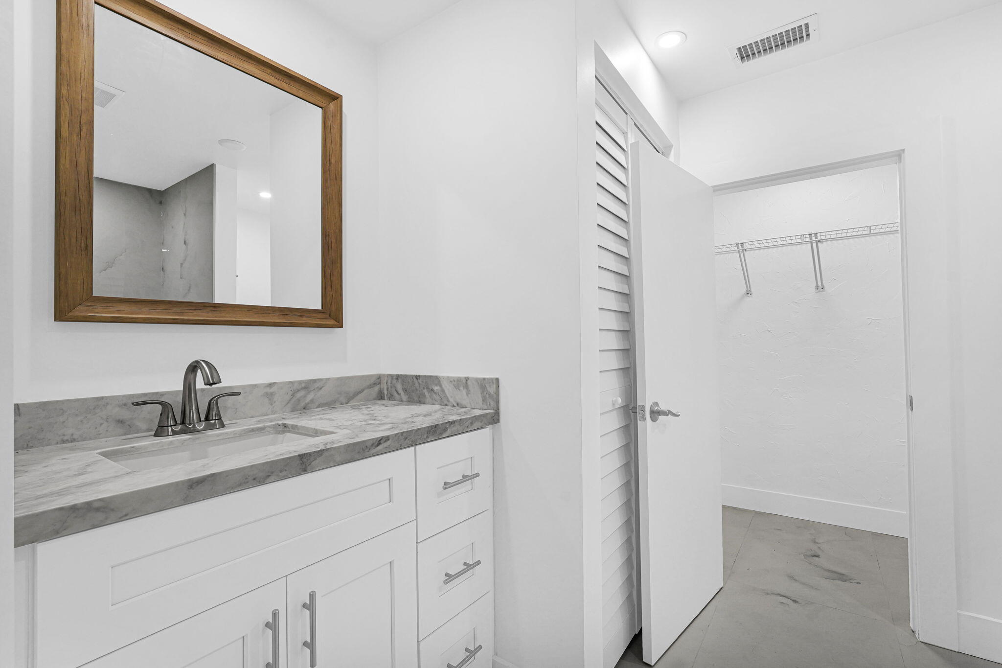261 Ne 45th Street Property Photo 17