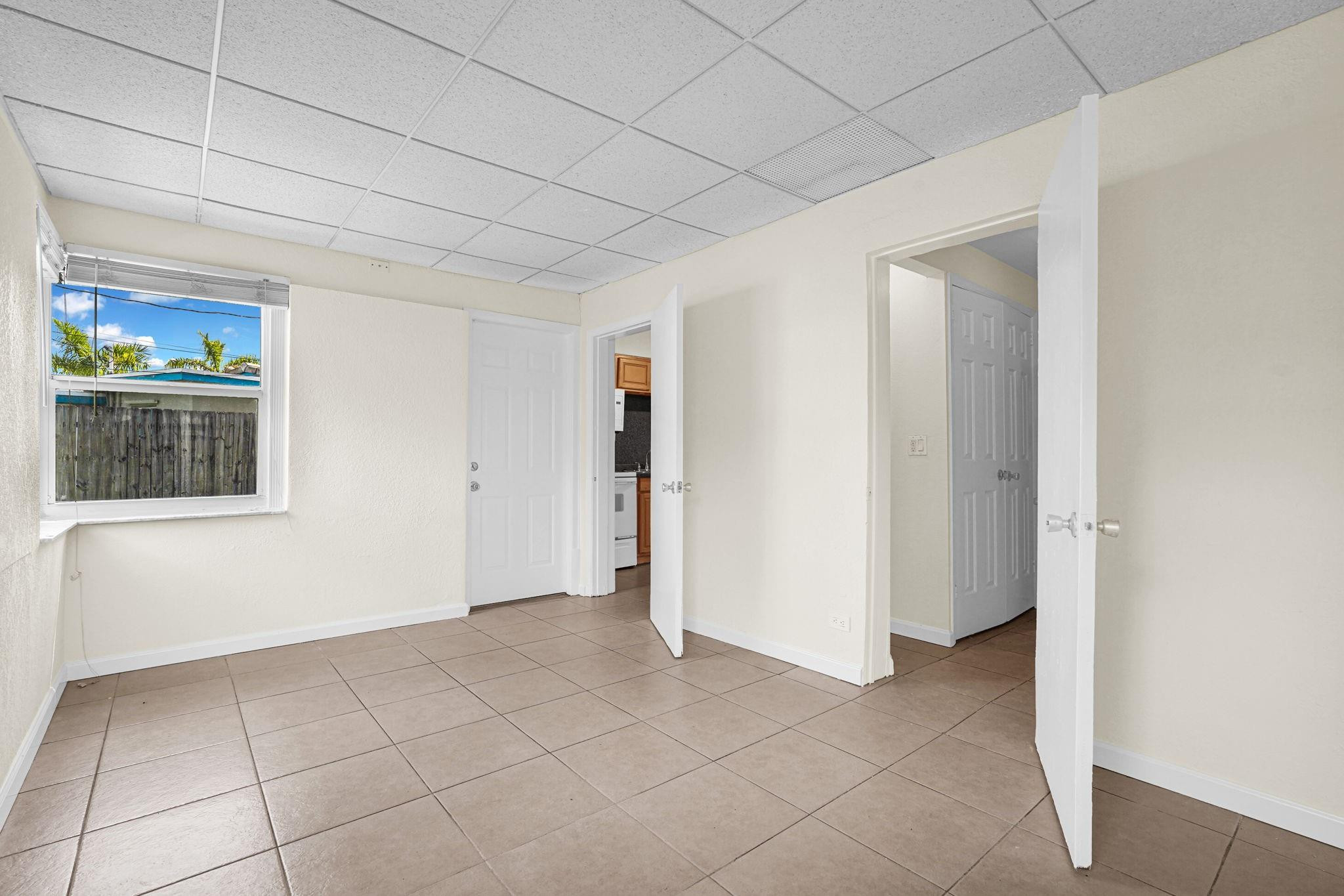261 Ne 45th Street Property Photo 26