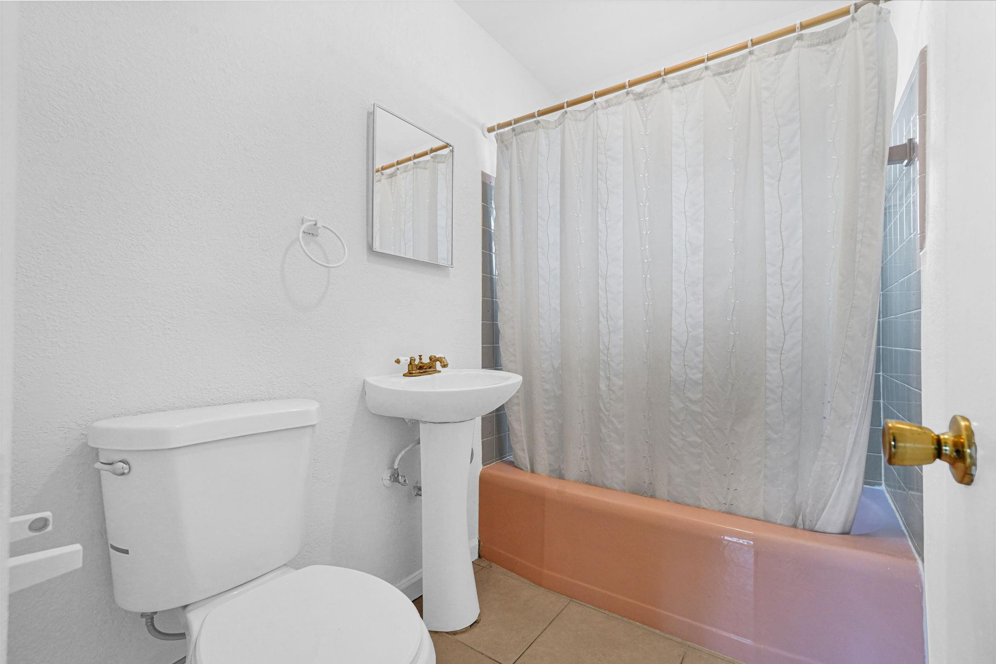 261 Ne 45th Street Property Photo 39