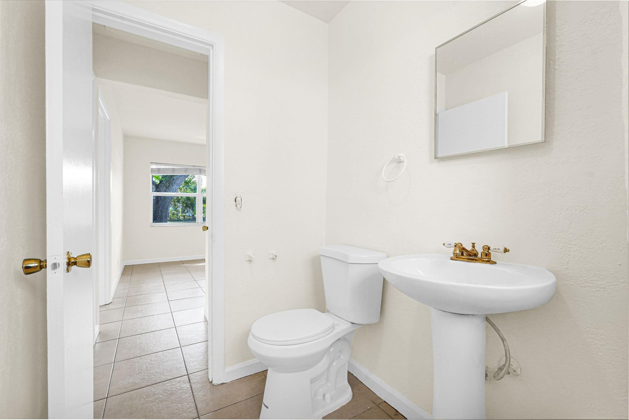 261 Ne 45th Street Property Photo 41