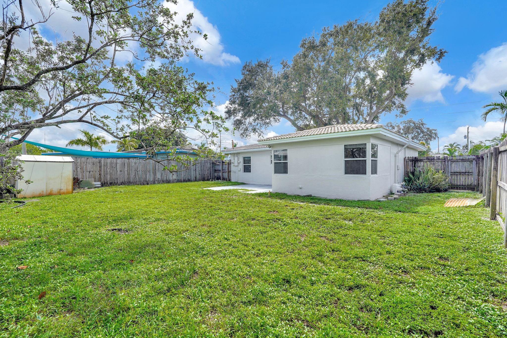 261 Ne 45th Street Property Photo 46
