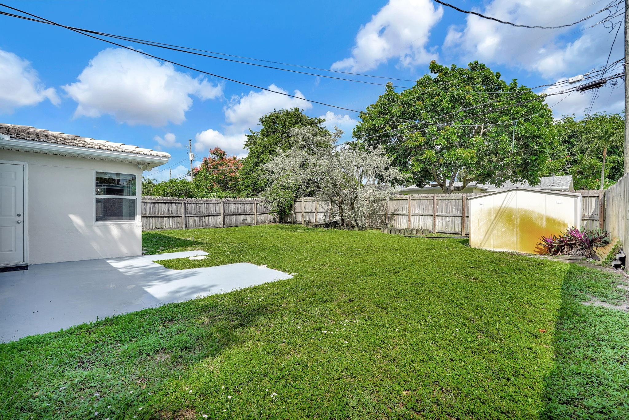 261 Ne 45th Street Property Photo 47
