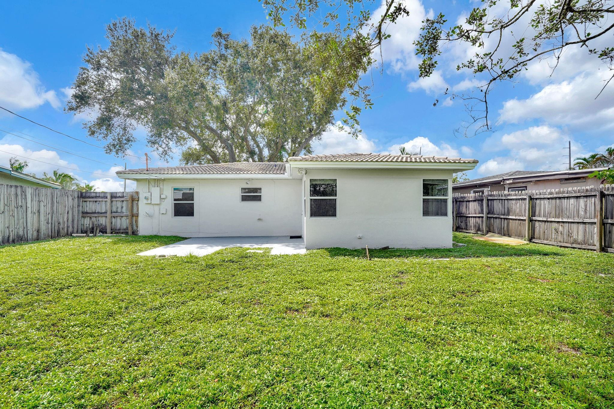 261 Ne 45th Street Property Photo 48
