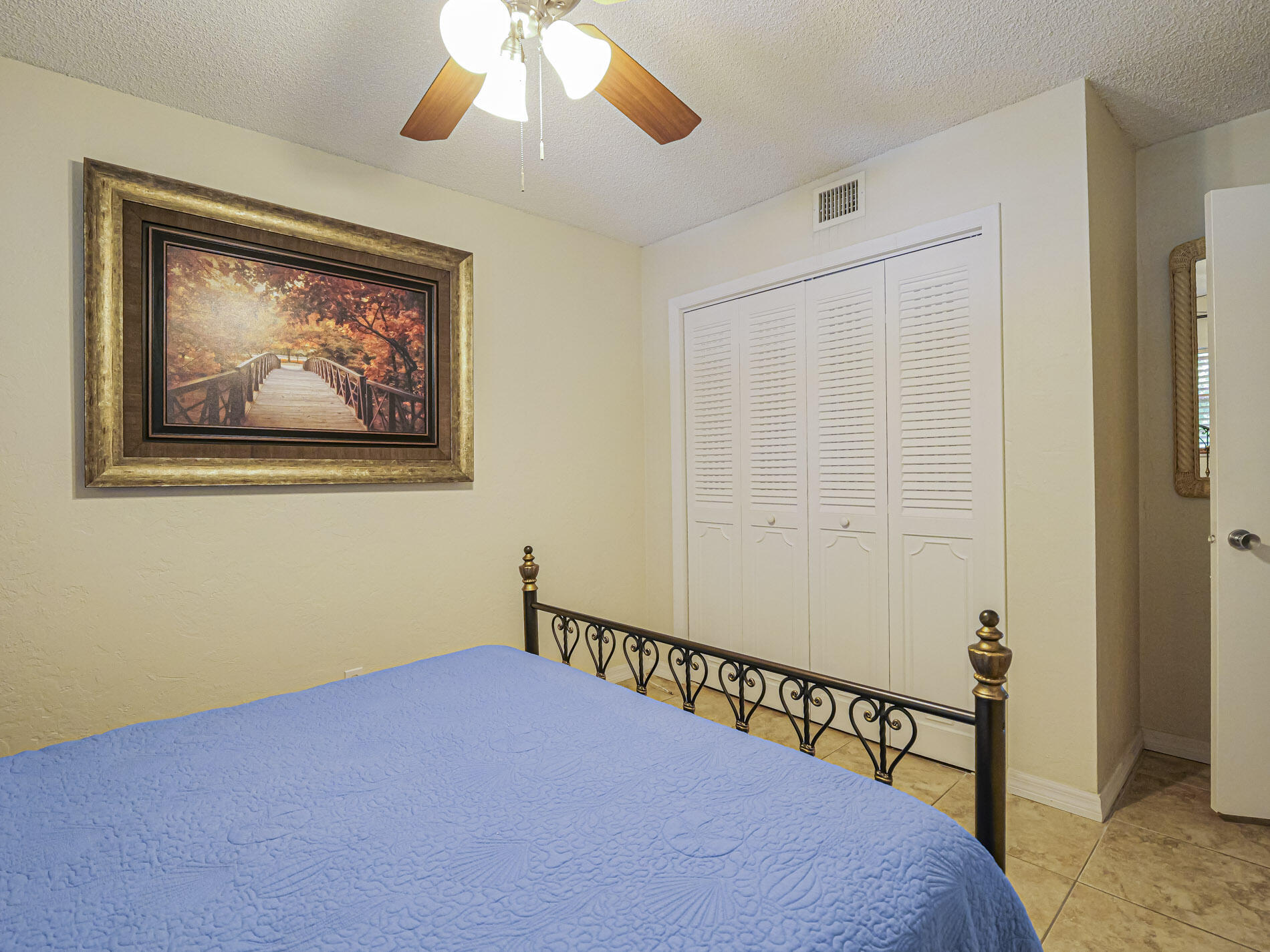 923 22nd Place 219 Property Photo 6