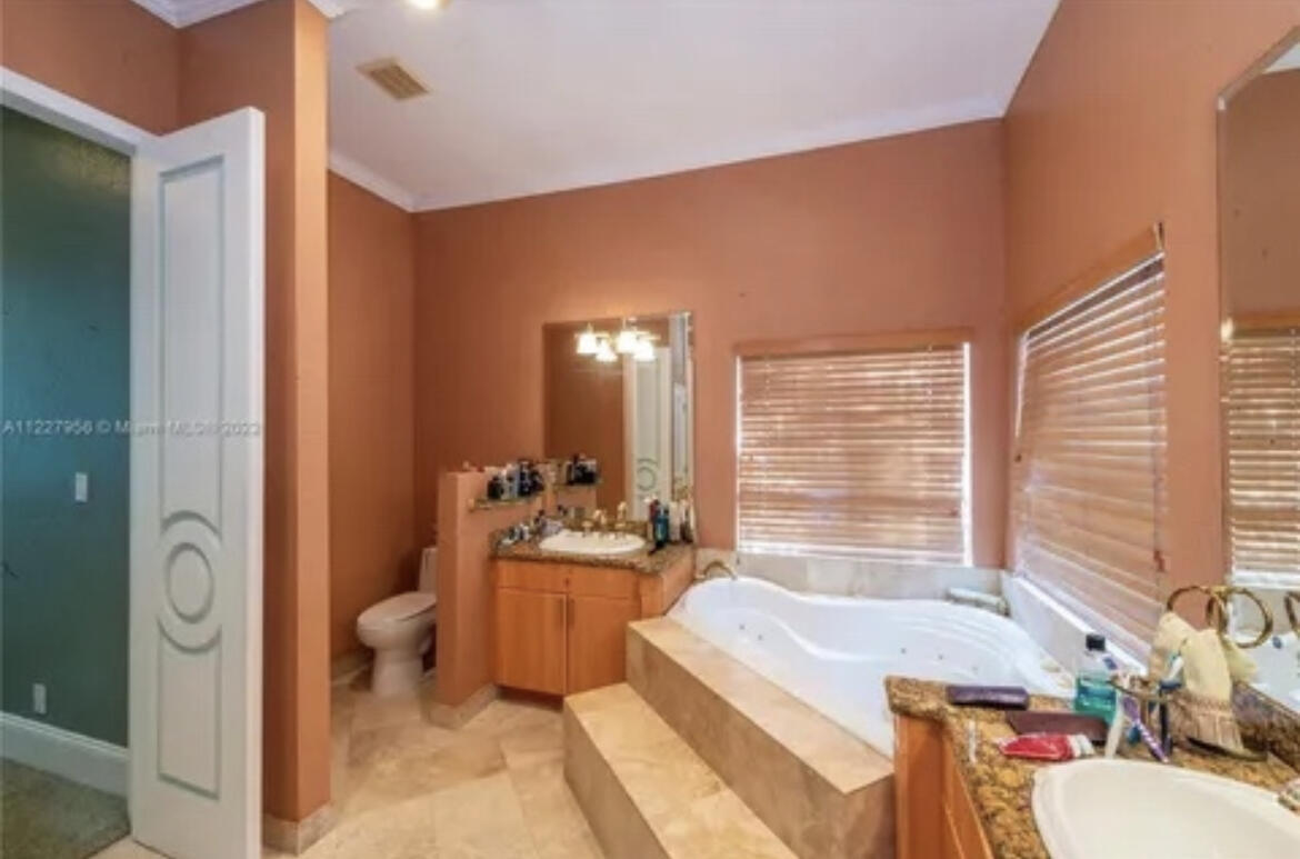 423 Ne 3rd Street Property Photo 12