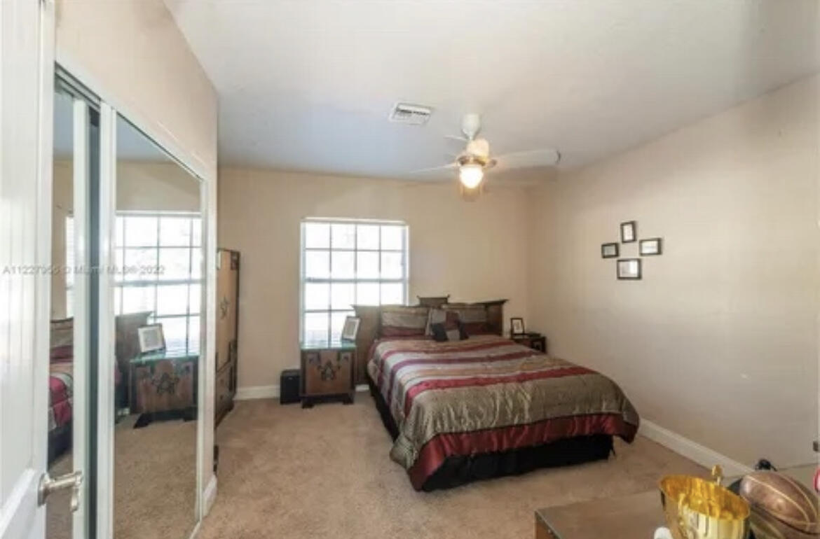 423 Ne 3rd Street Property Photo 25