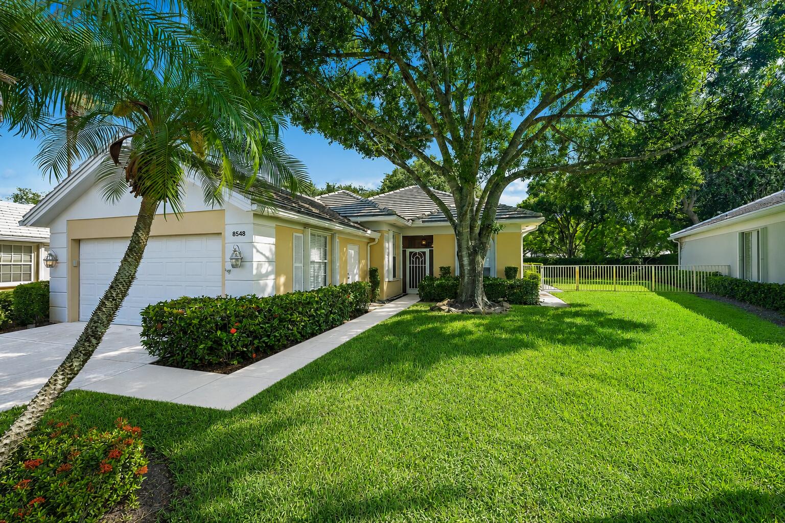 8548 Beaconhill Road Property Photo 1