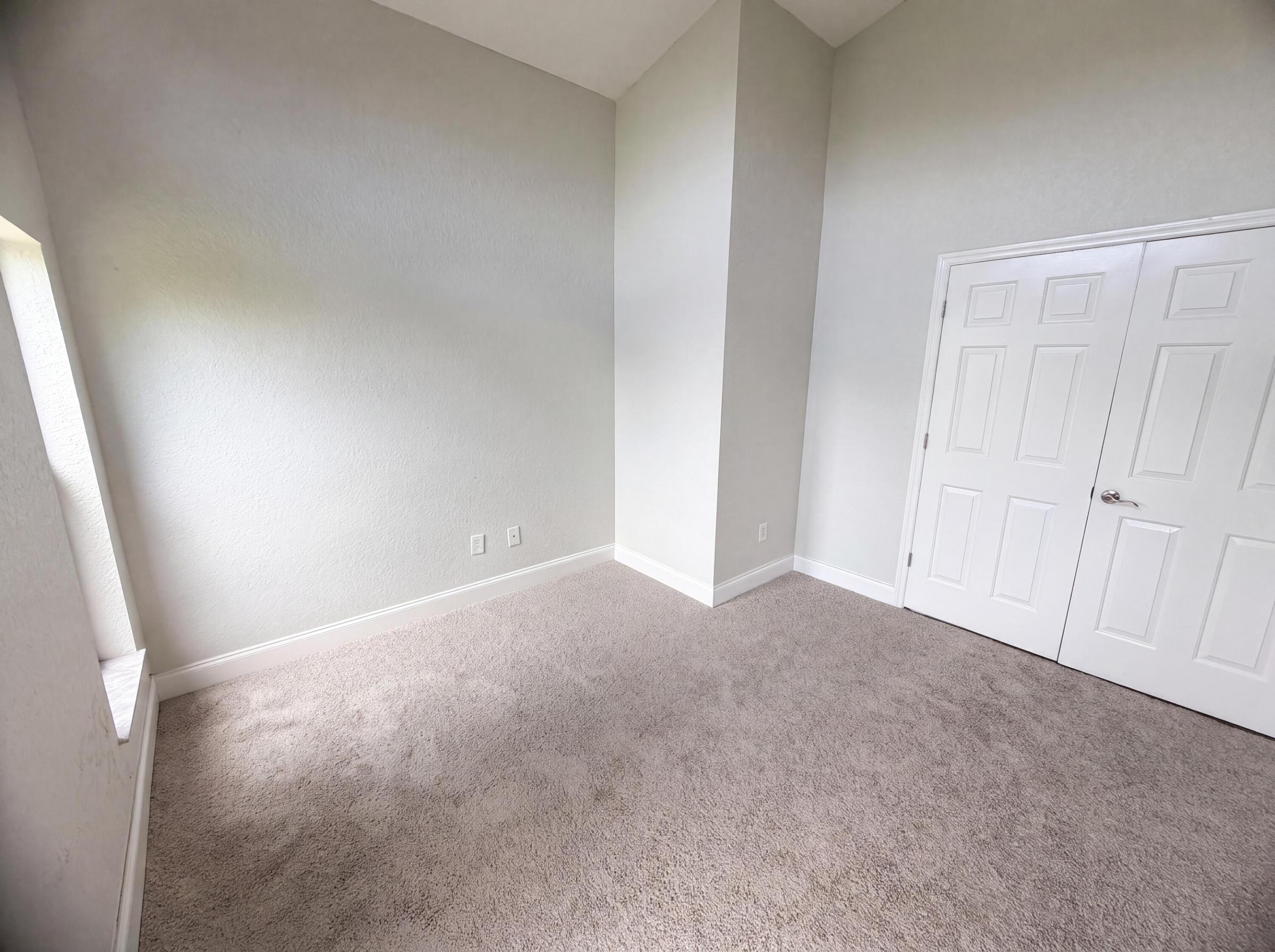 711 Se Celtic Avenue Property Photo 16