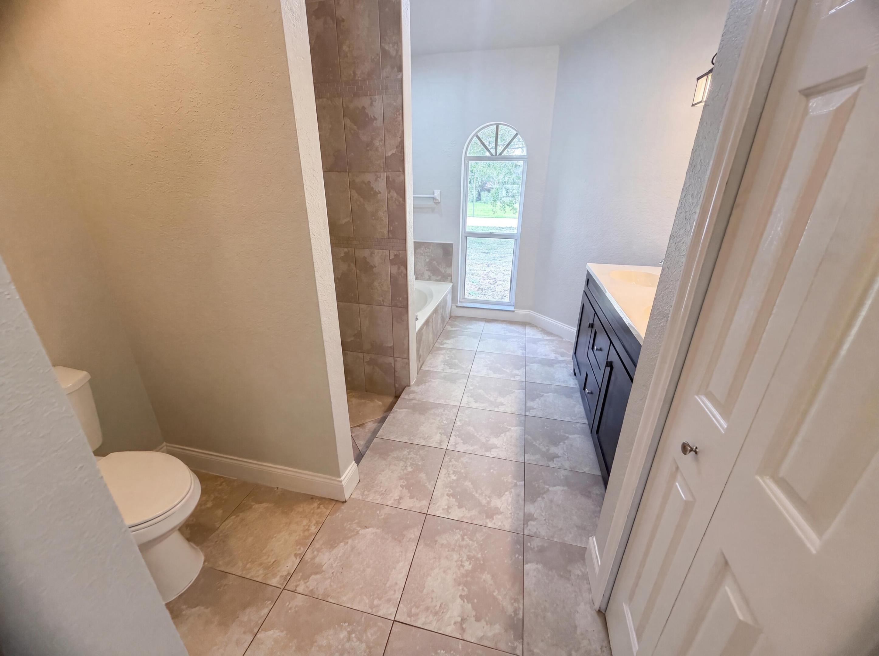 711 Se Celtic Avenue Property Photo 19