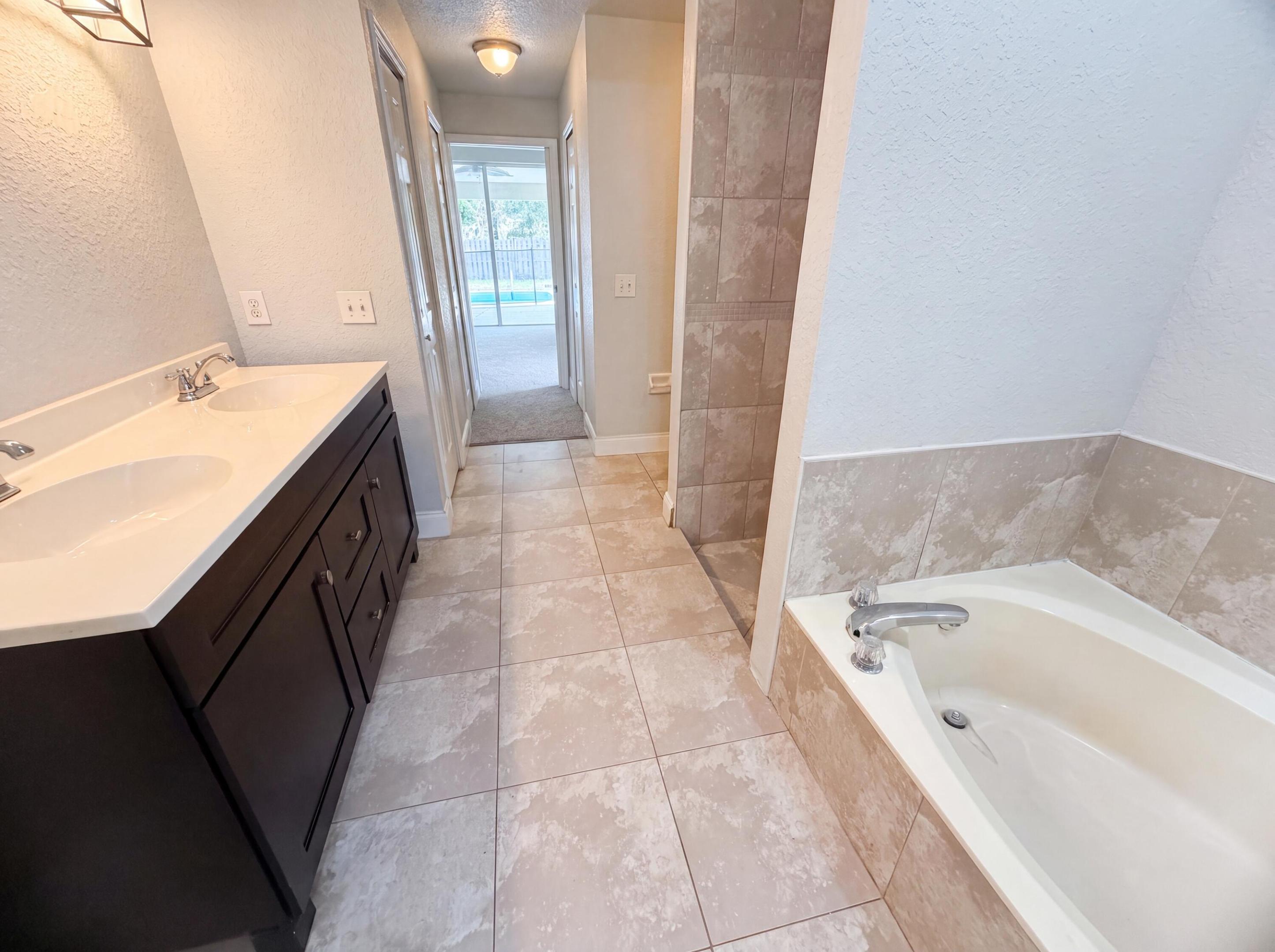 711 Se Celtic Avenue Property Photo 20