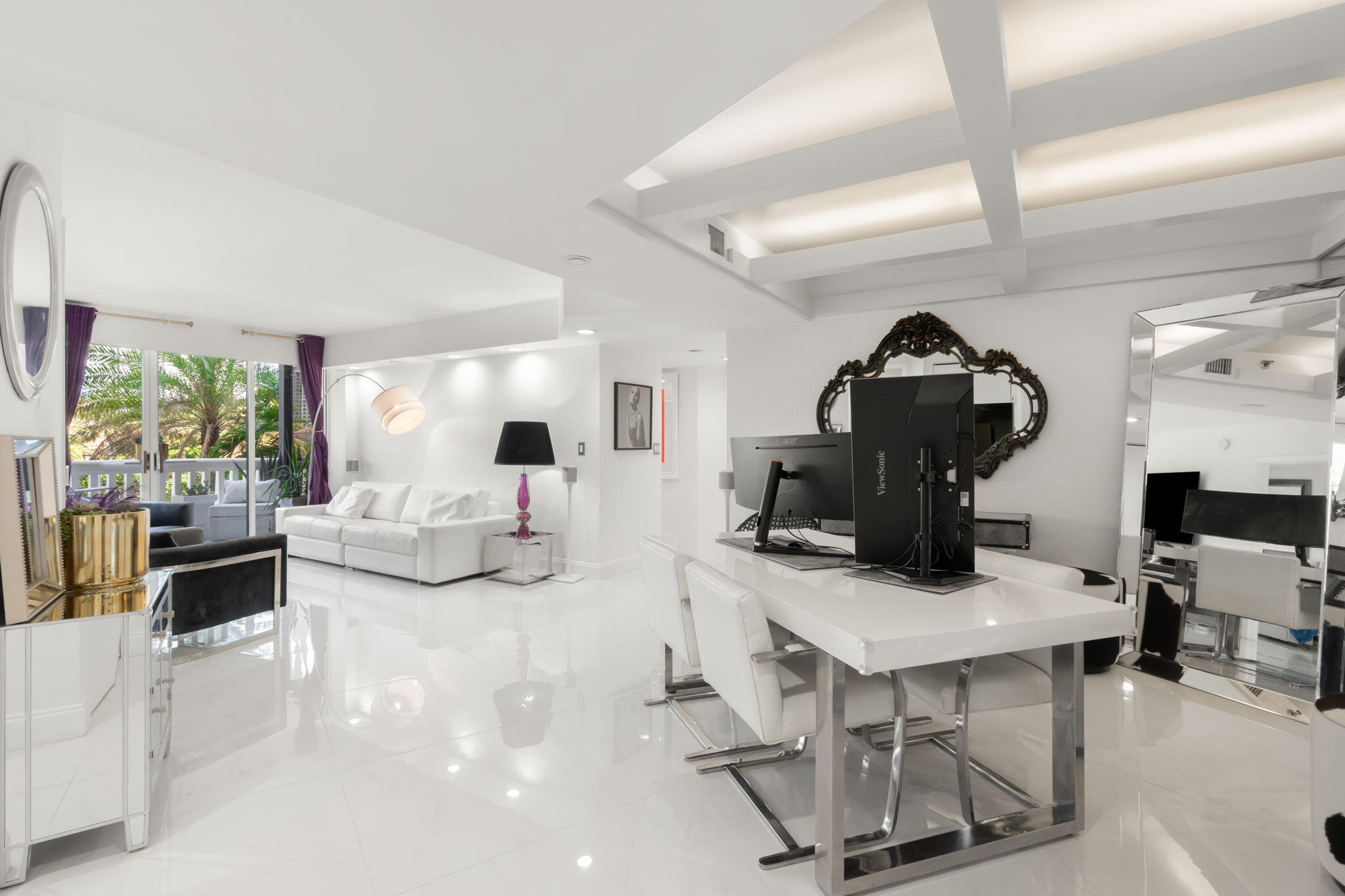 1000 E Island Boulevard 305