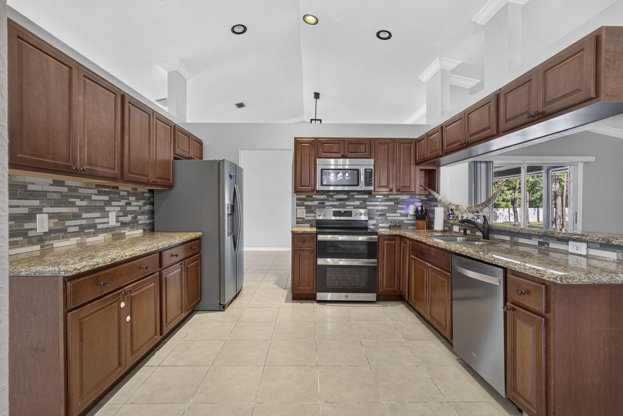 14935 89th Place N Property Photo 12