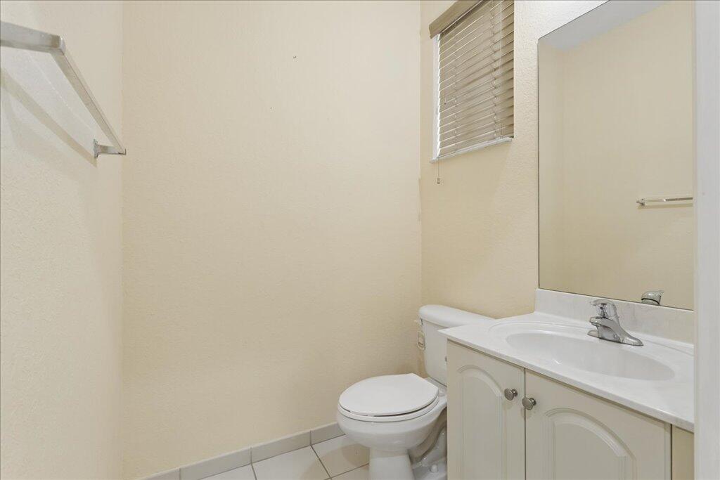 6036 Sw 19th Place Property Photo 11