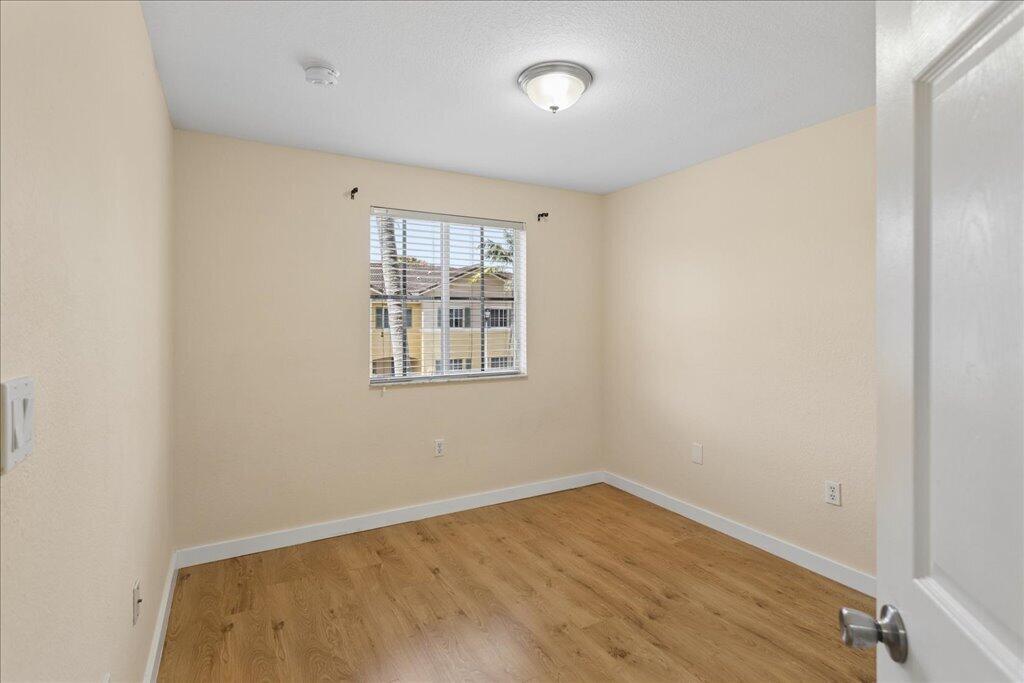 6036 Sw 19th Place Property Photo 15