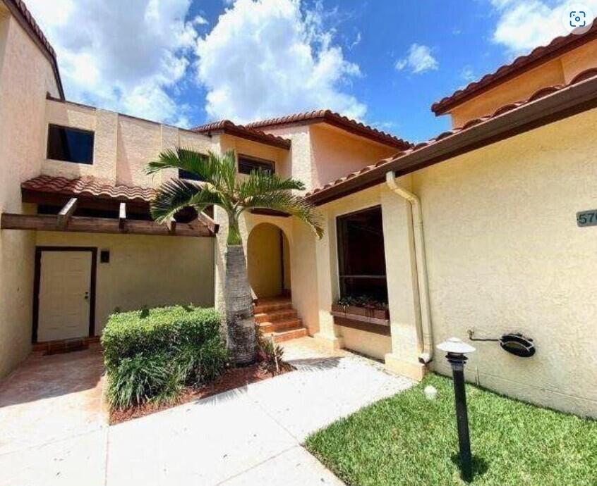 5705 Fox Hollow Drive B Property Photo 1