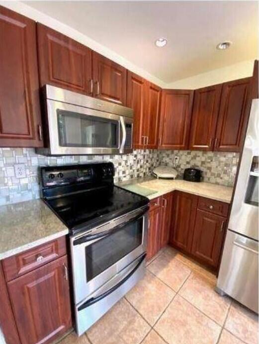 5705 Fox Hollow Drive B Property Photo 4