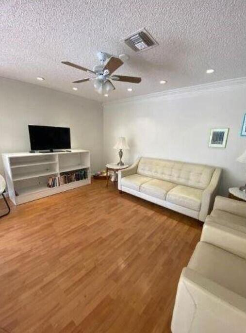 5705 Fox Hollow Drive B Property Photo 15