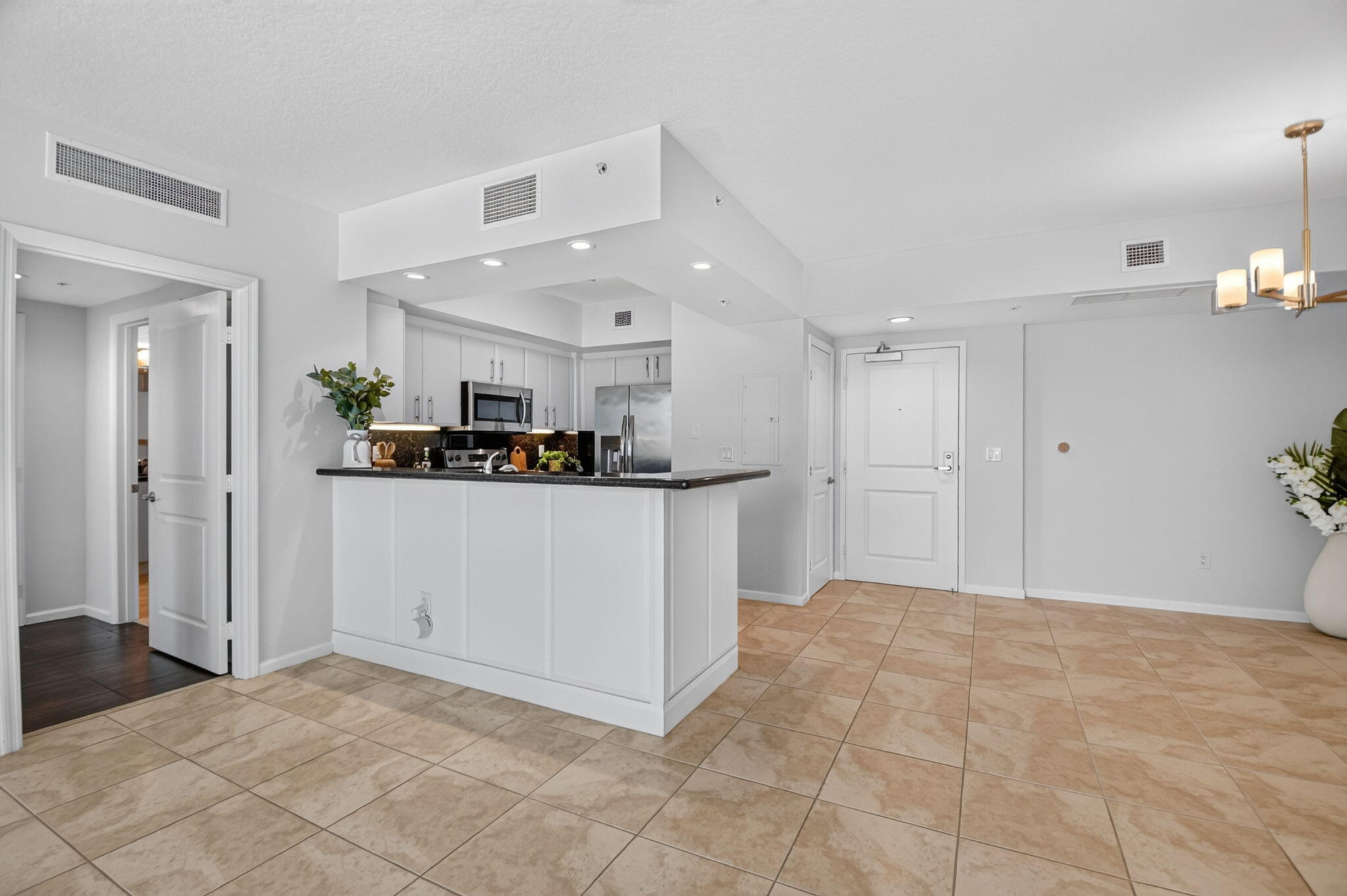 403 S Sapodilla Avenue 307 Property Photo 13